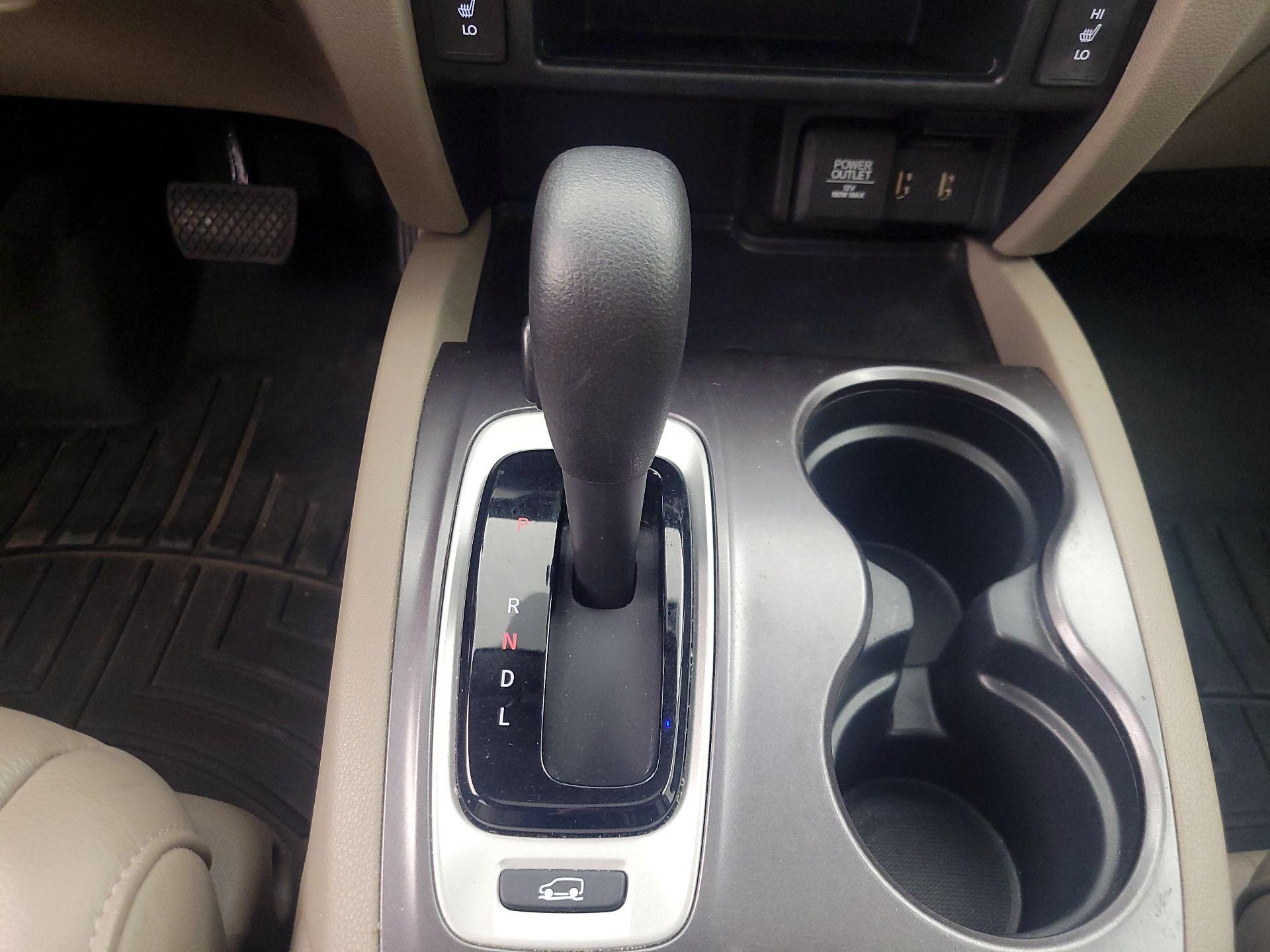 Thumbnail: 2016 Honda Pilot - 18