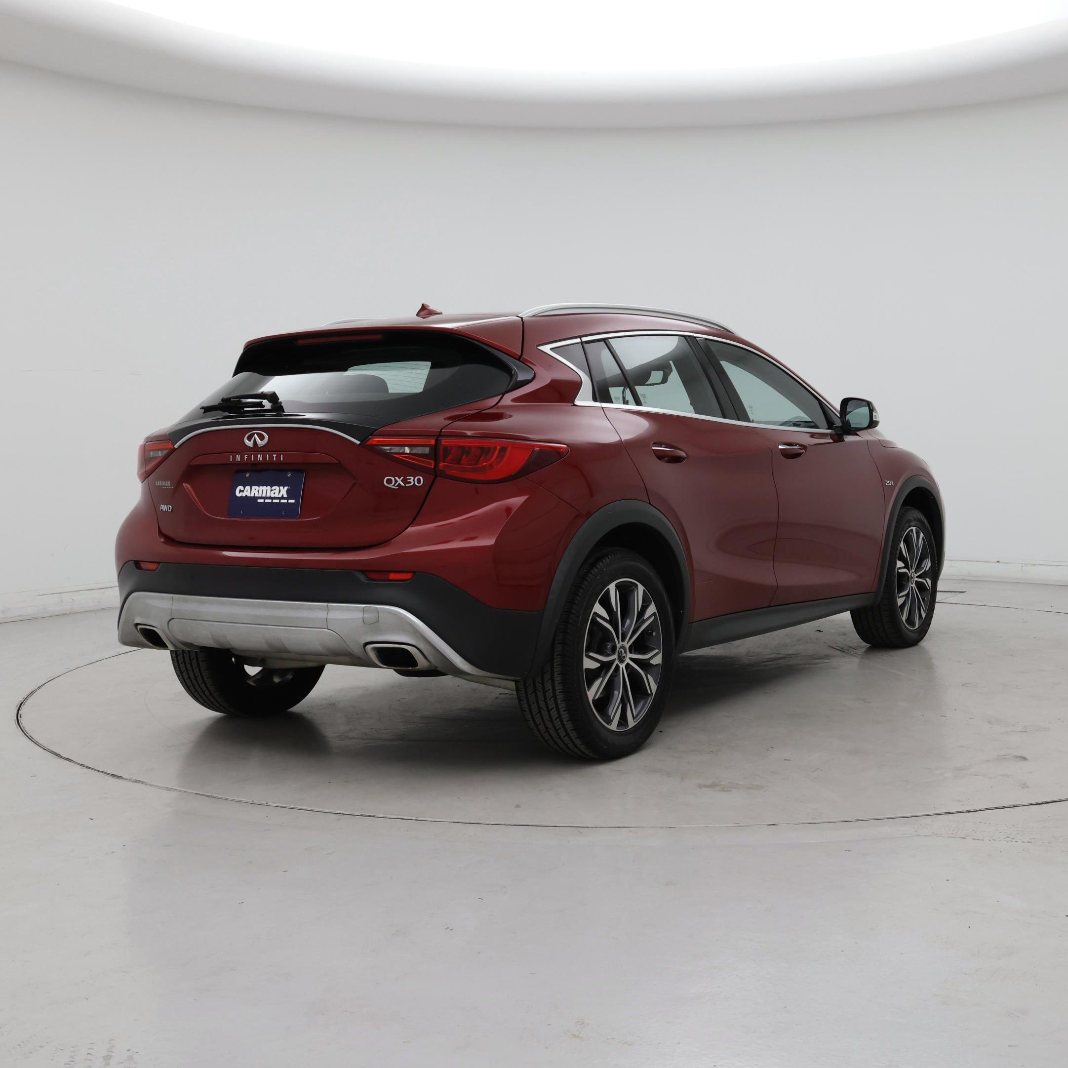 Thumbnail: 2017 INFINITI QX30 - 8