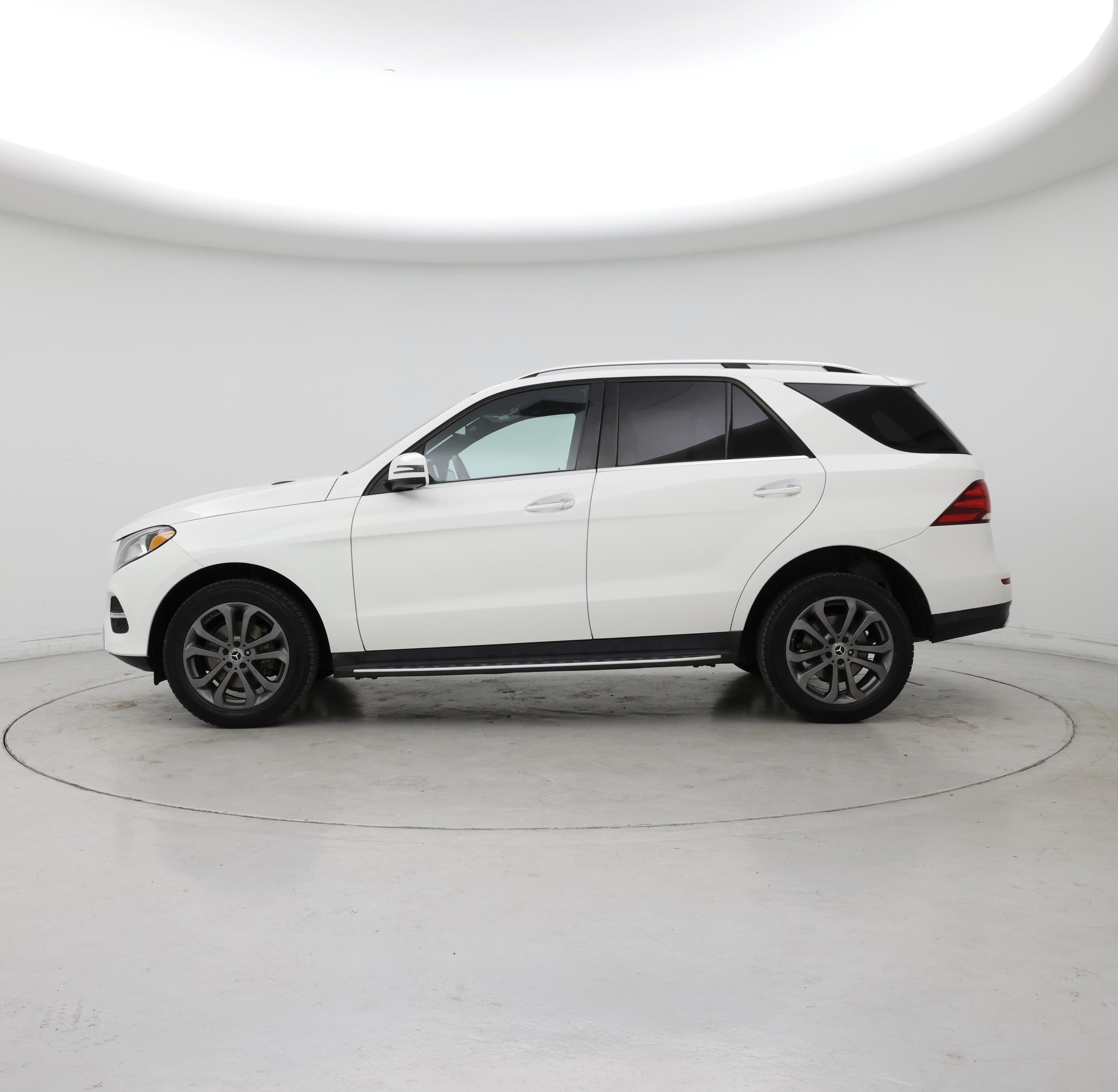 Thumbnail: 2017 Mercedes-Benz GLE - 3