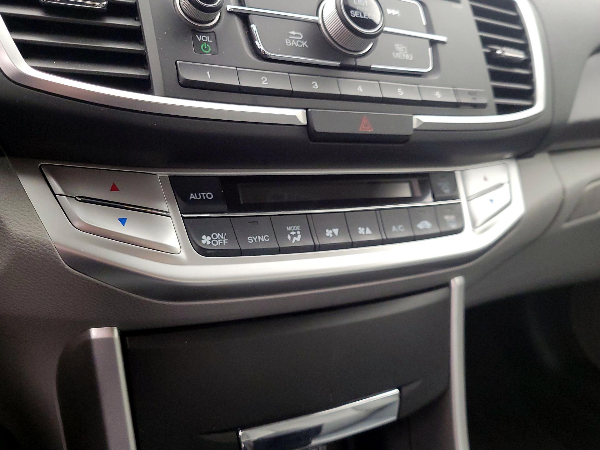 Thumbnail: 2015 Honda Accord - 16