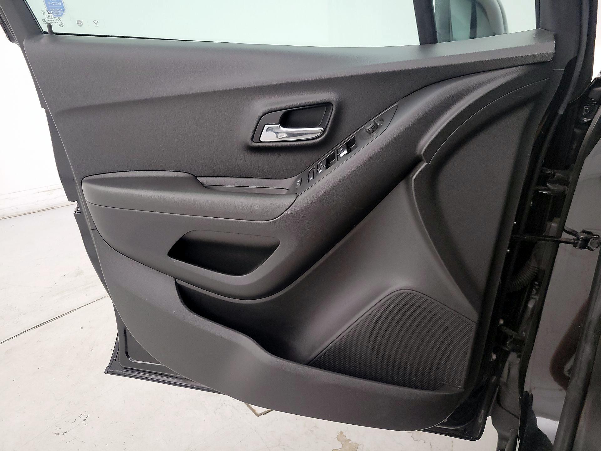 Thumbnail: 2020 Chevrolet Trax - 12
