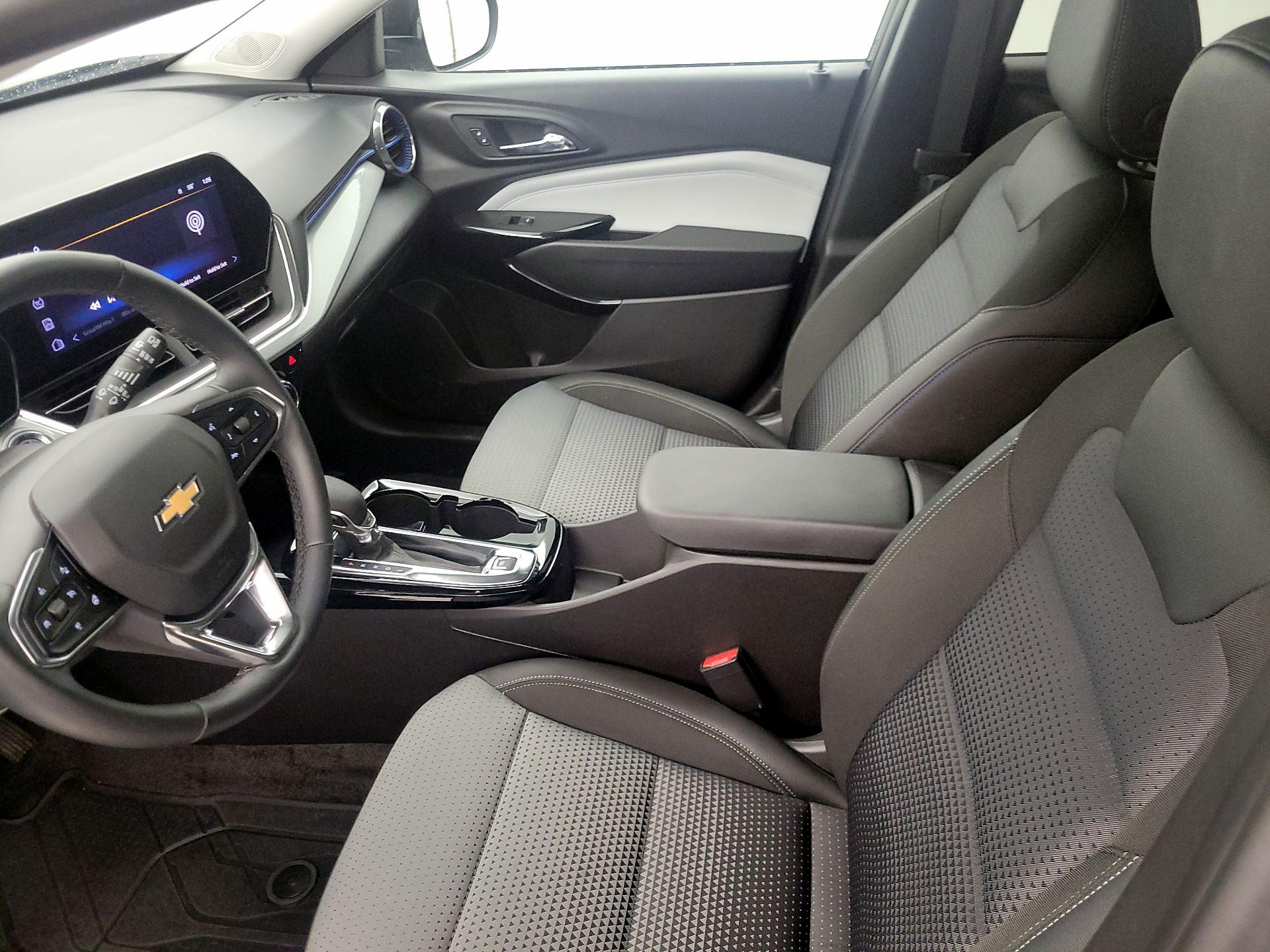 Thumbnail: 2025 Chevrolet Trax - 11