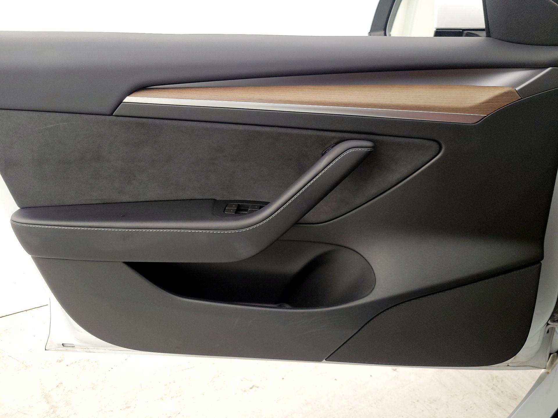 Thumbnail: 2023 Tesla Model 3 - 12