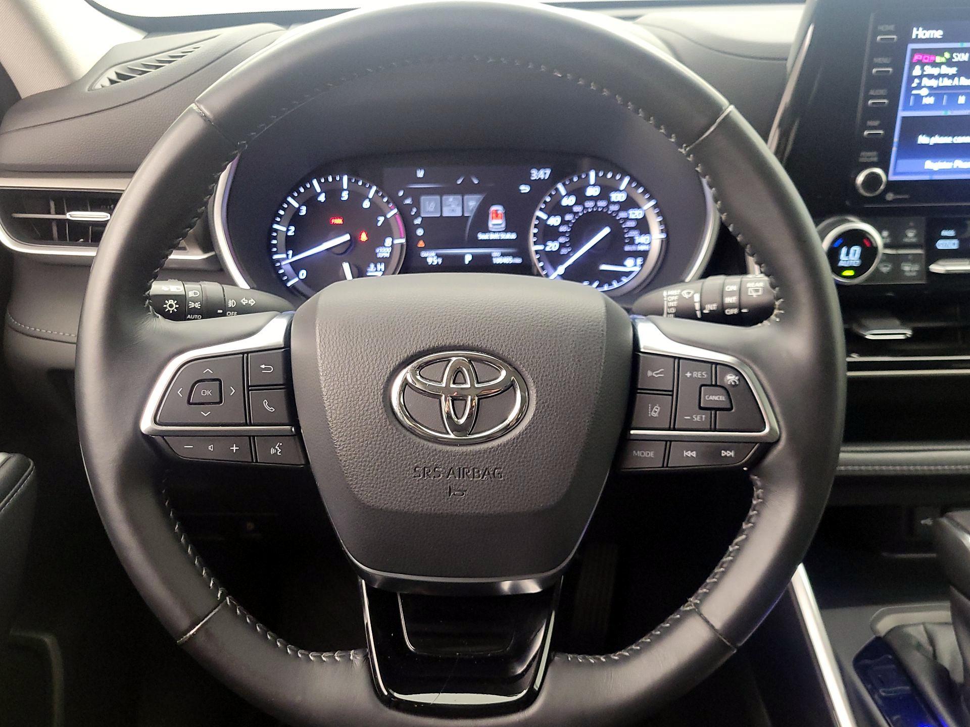 Thumbnail: 2021 Toyota Highlander - 10