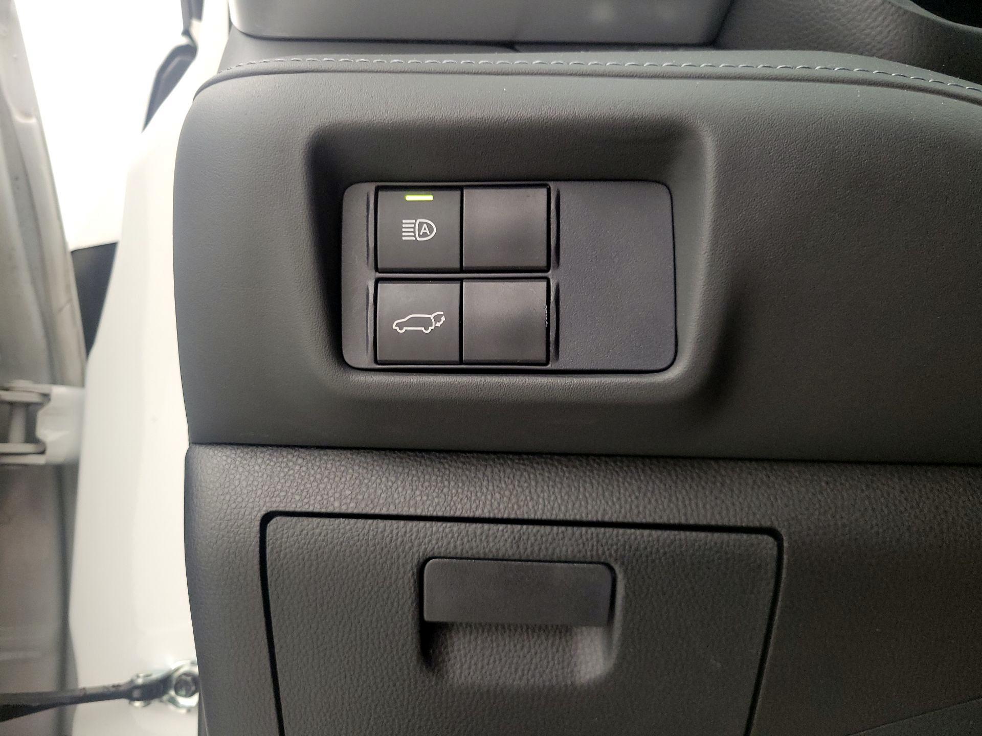 Thumbnail: 2021 Toyota Highlander - 13