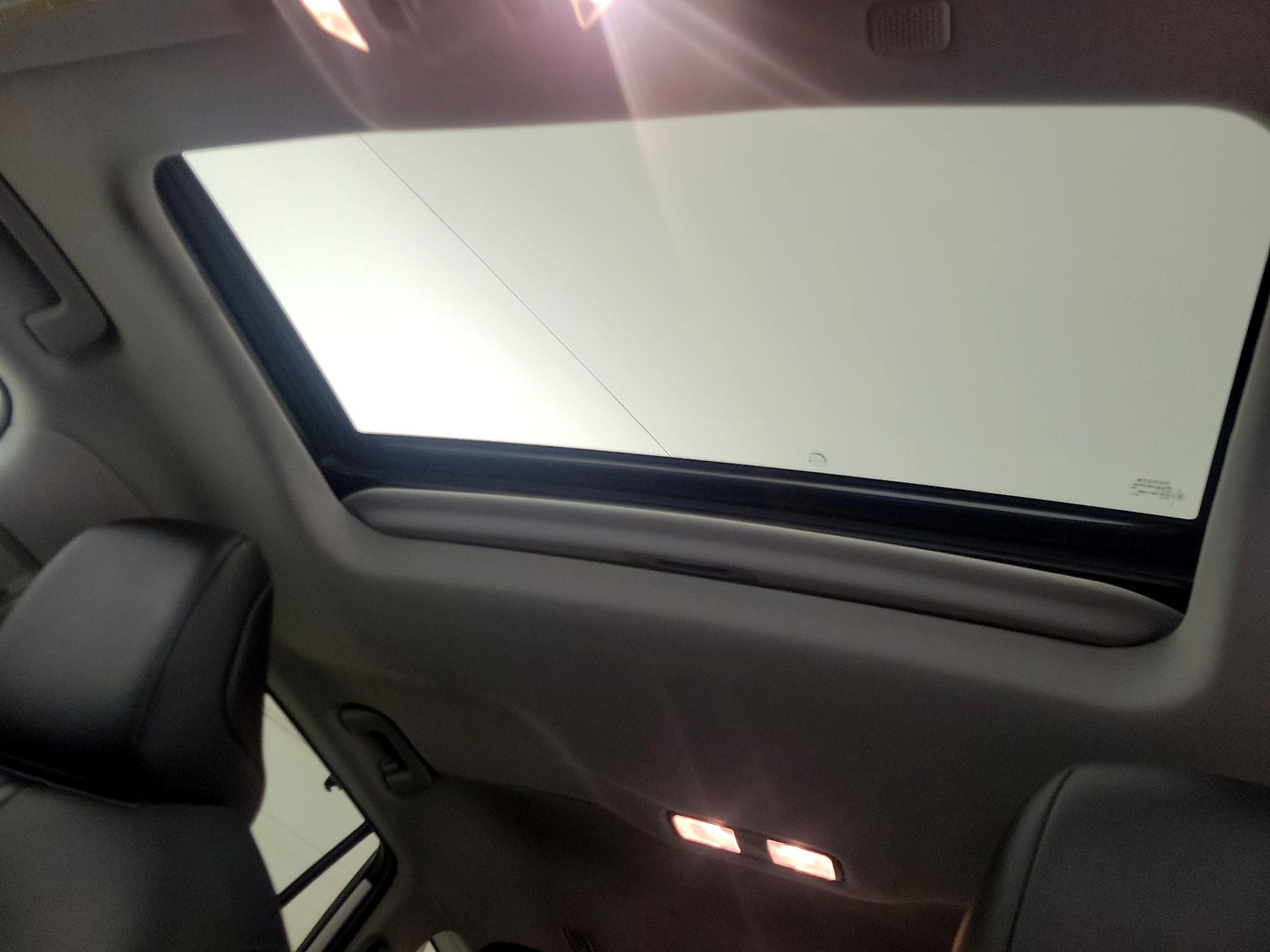 Thumbnail: 2021 Toyota Highlander - 20