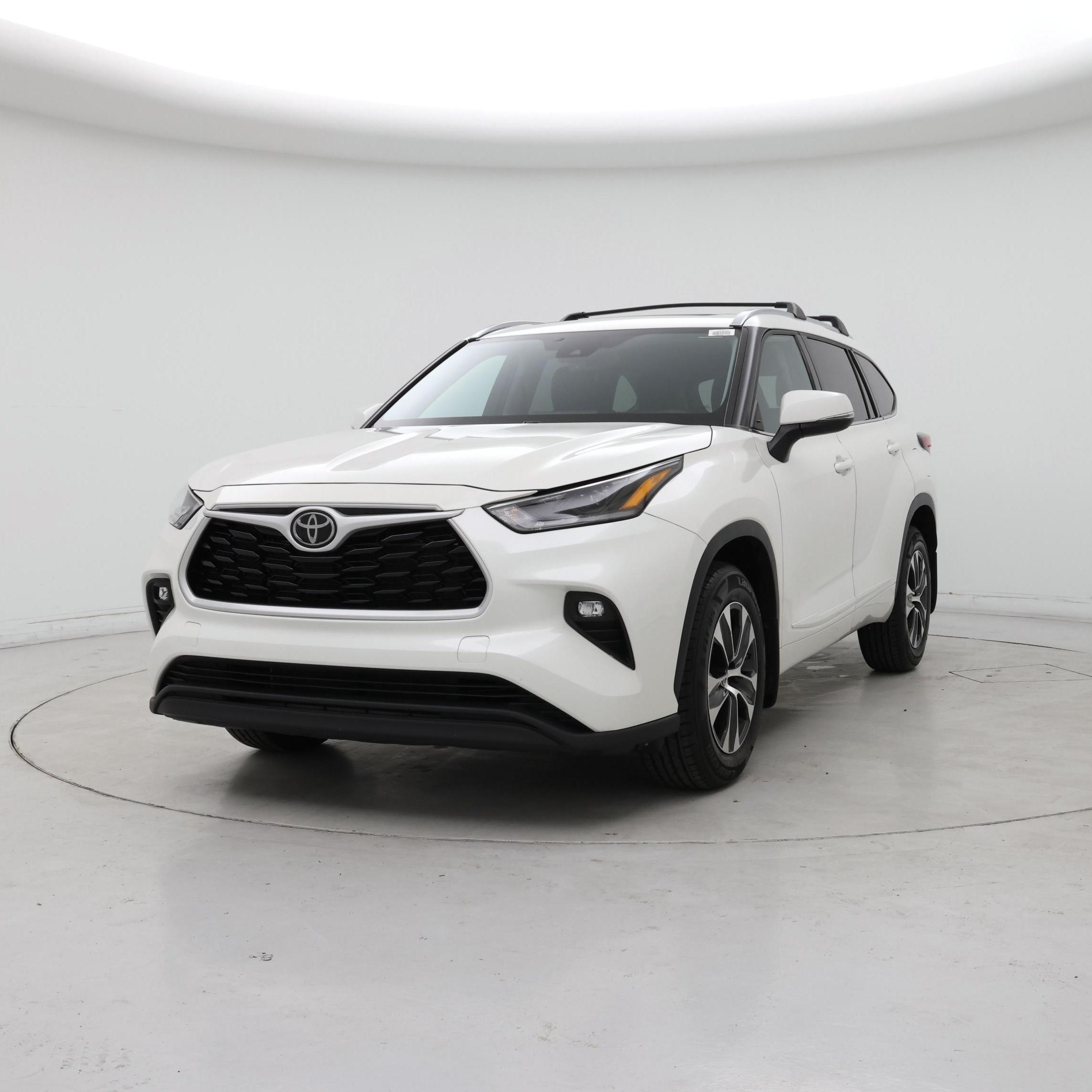 Thumbnail: 2021 Toyota Highlander - 4