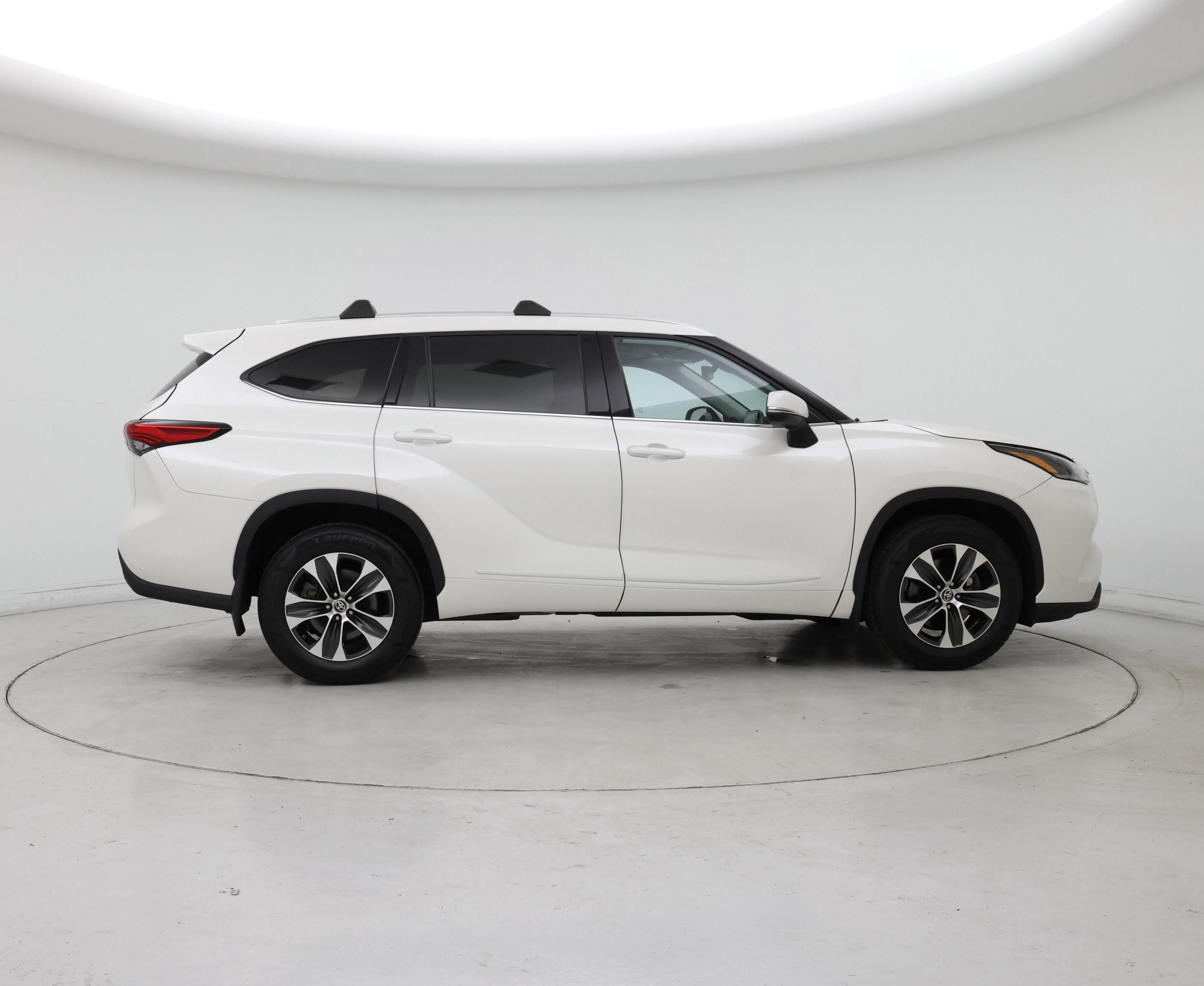 Thumbnail: 2021 Toyota Highlander - 7