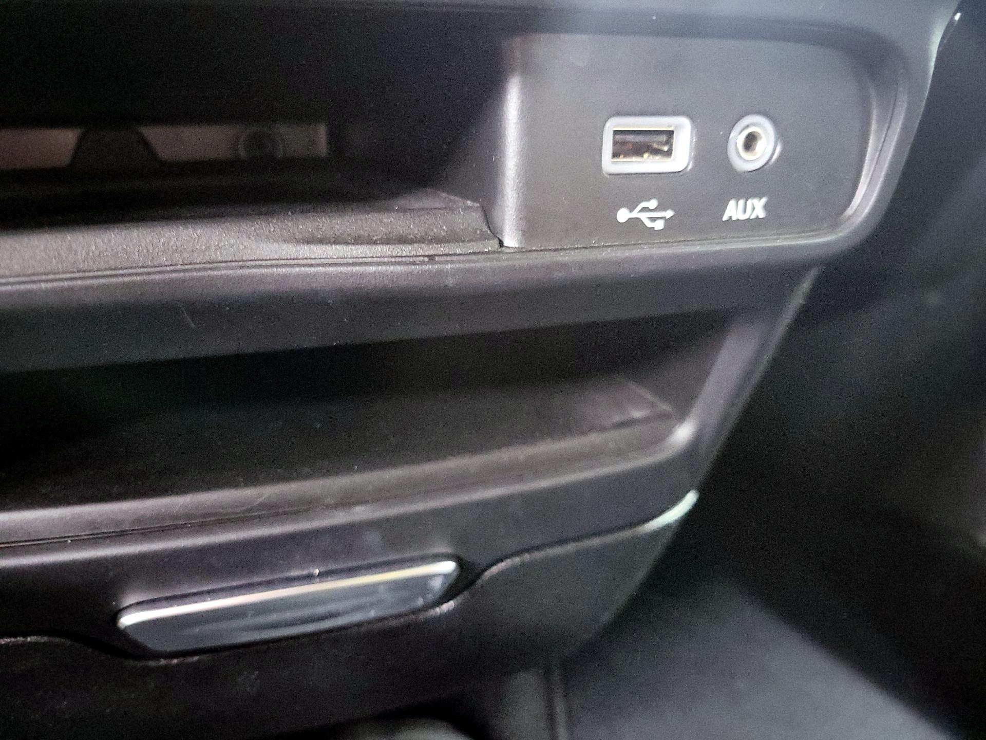 Thumbnail: 2019 Chrysler Pacifica - 18