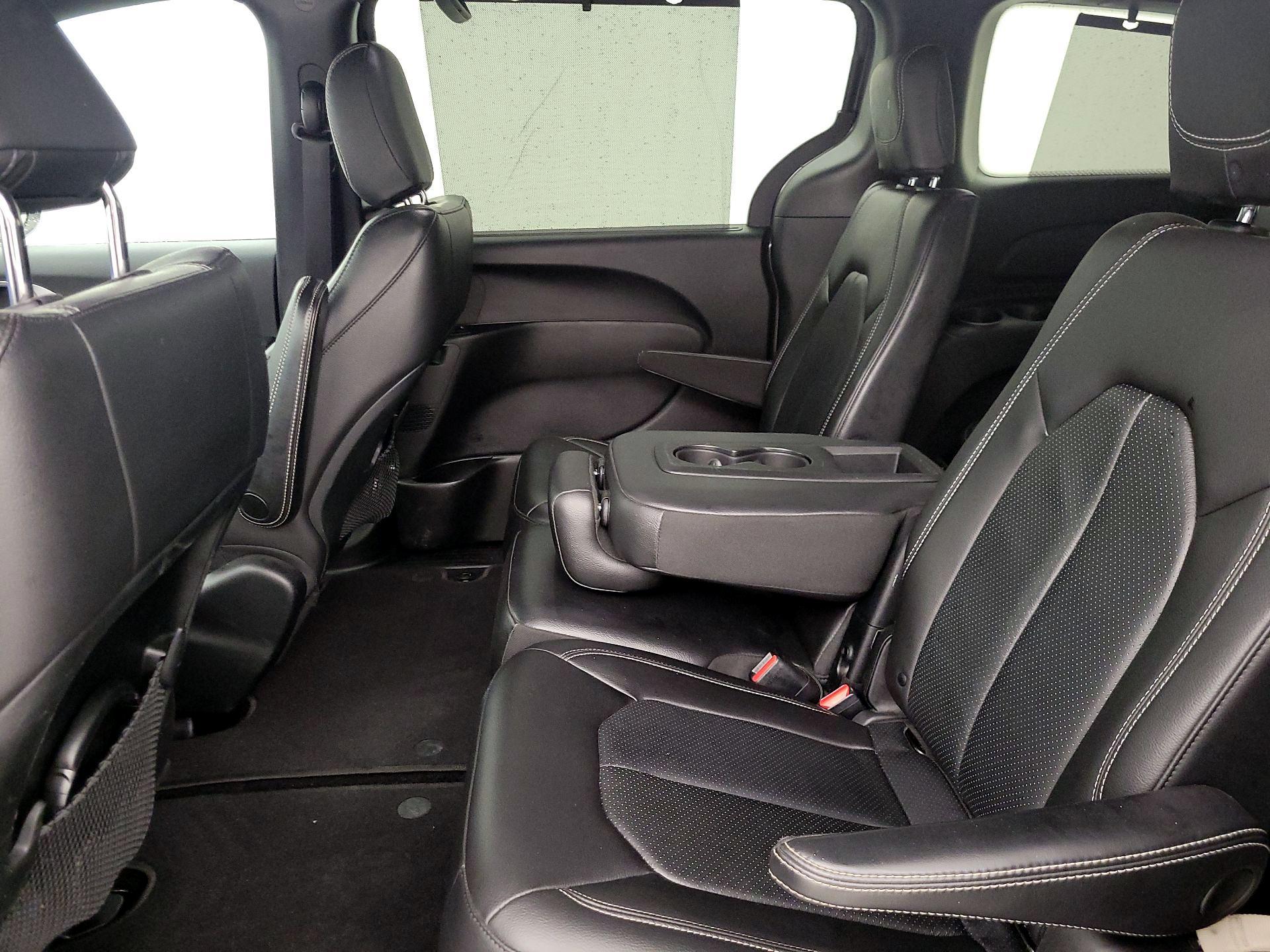 Thumbnail: 2019 Chrysler Pacifica - 19