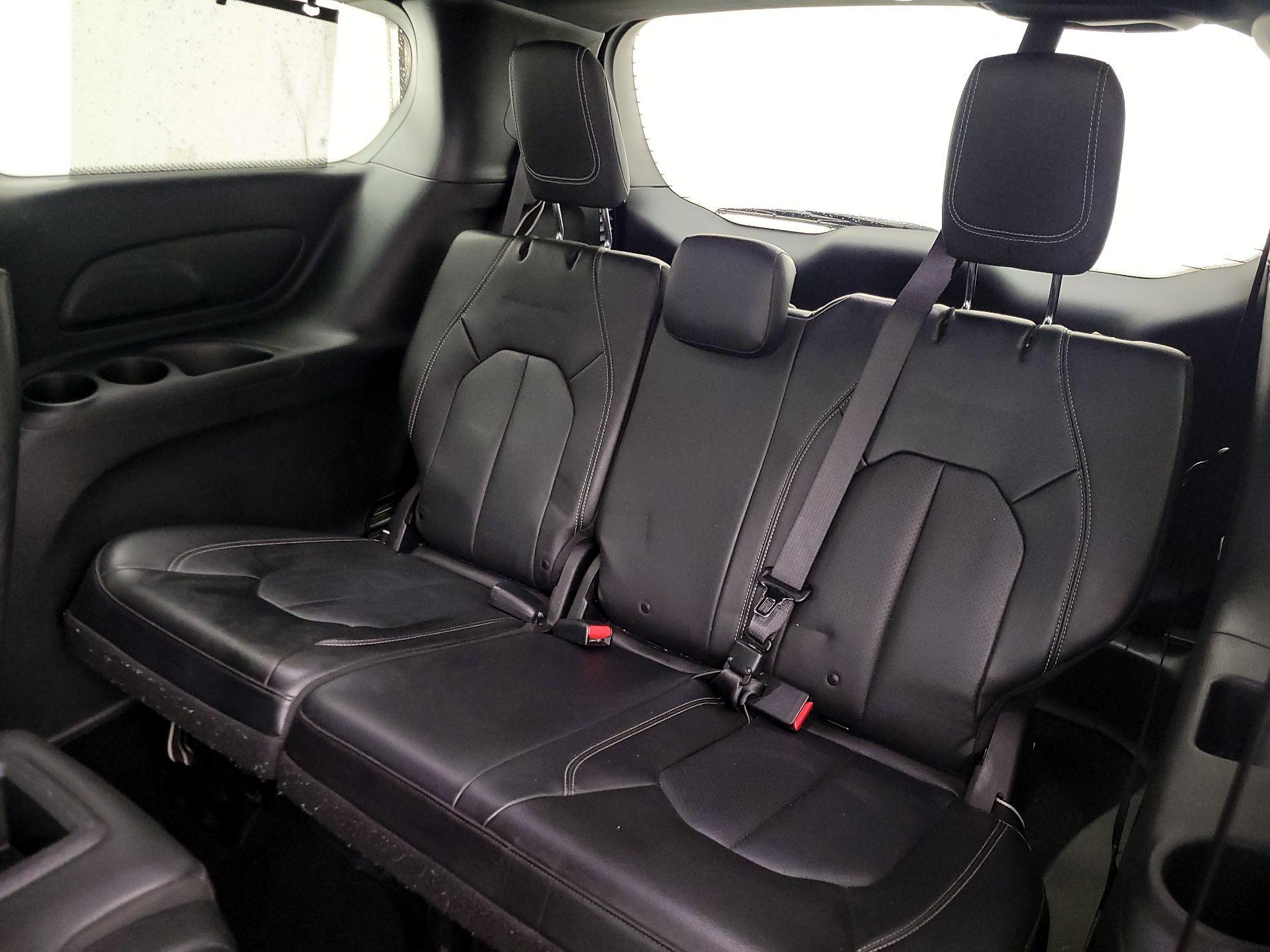Thumbnail: 2019 Chrysler Pacifica - 20