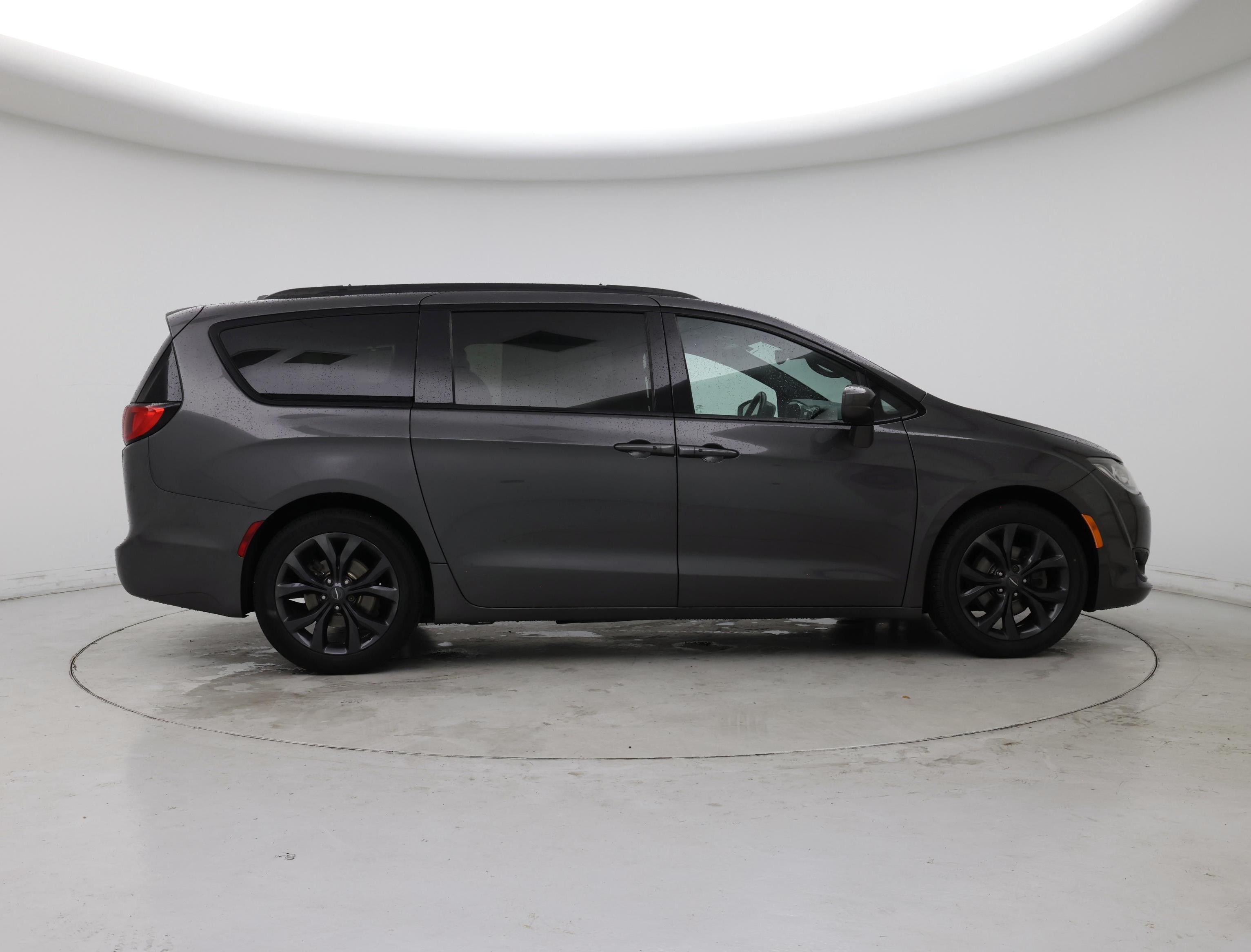 Thumbnail: 2019 Chrysler Pacifica - 7