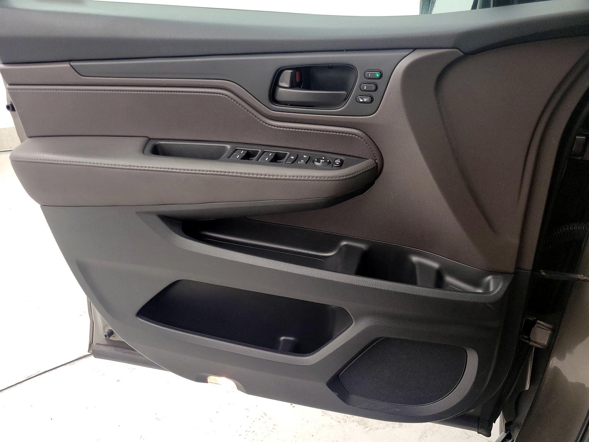 Thumbnail: 2019 Honda Odyssey - 12