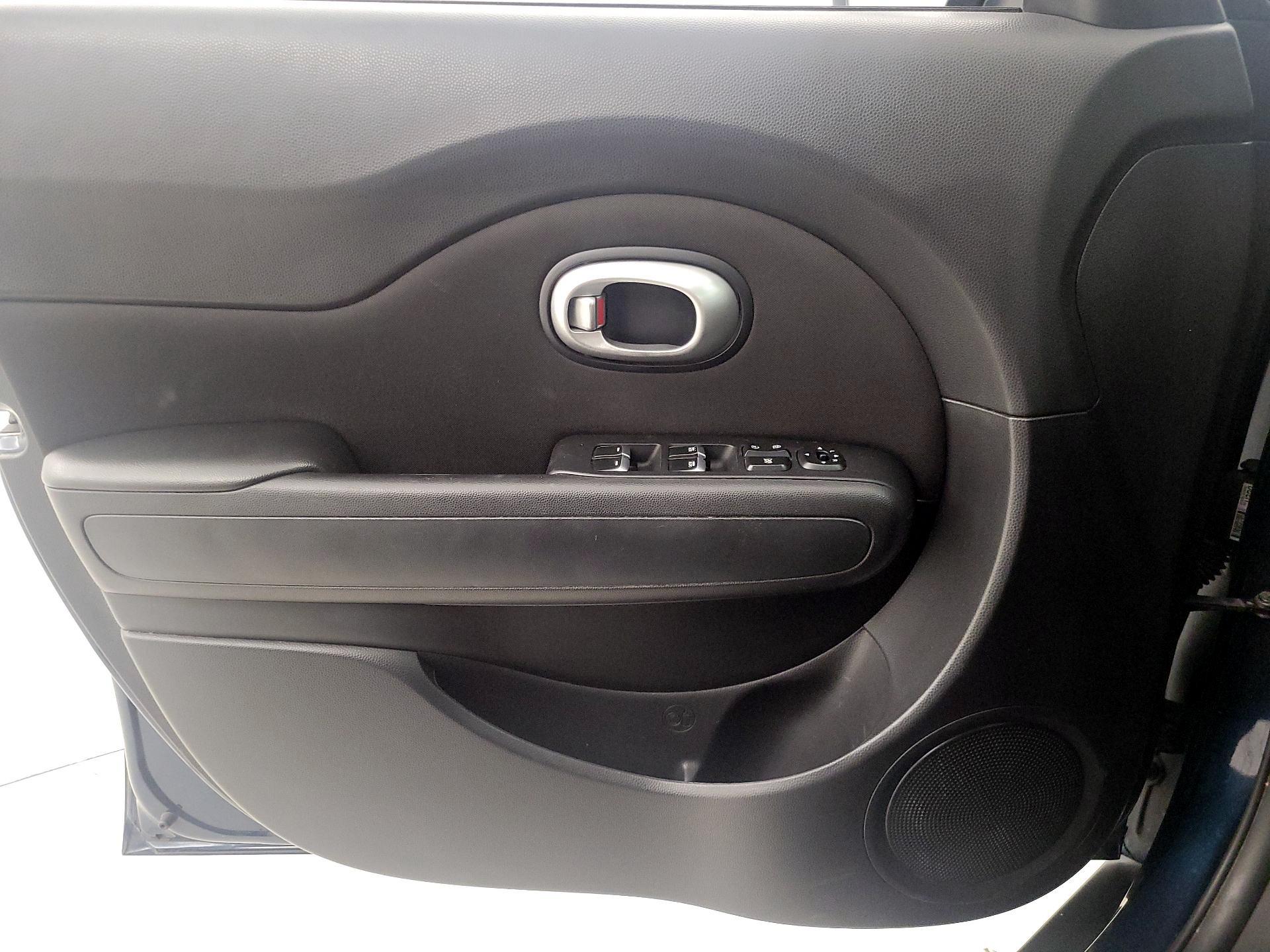Thumbnail: 2017 Kia Soul - 12
