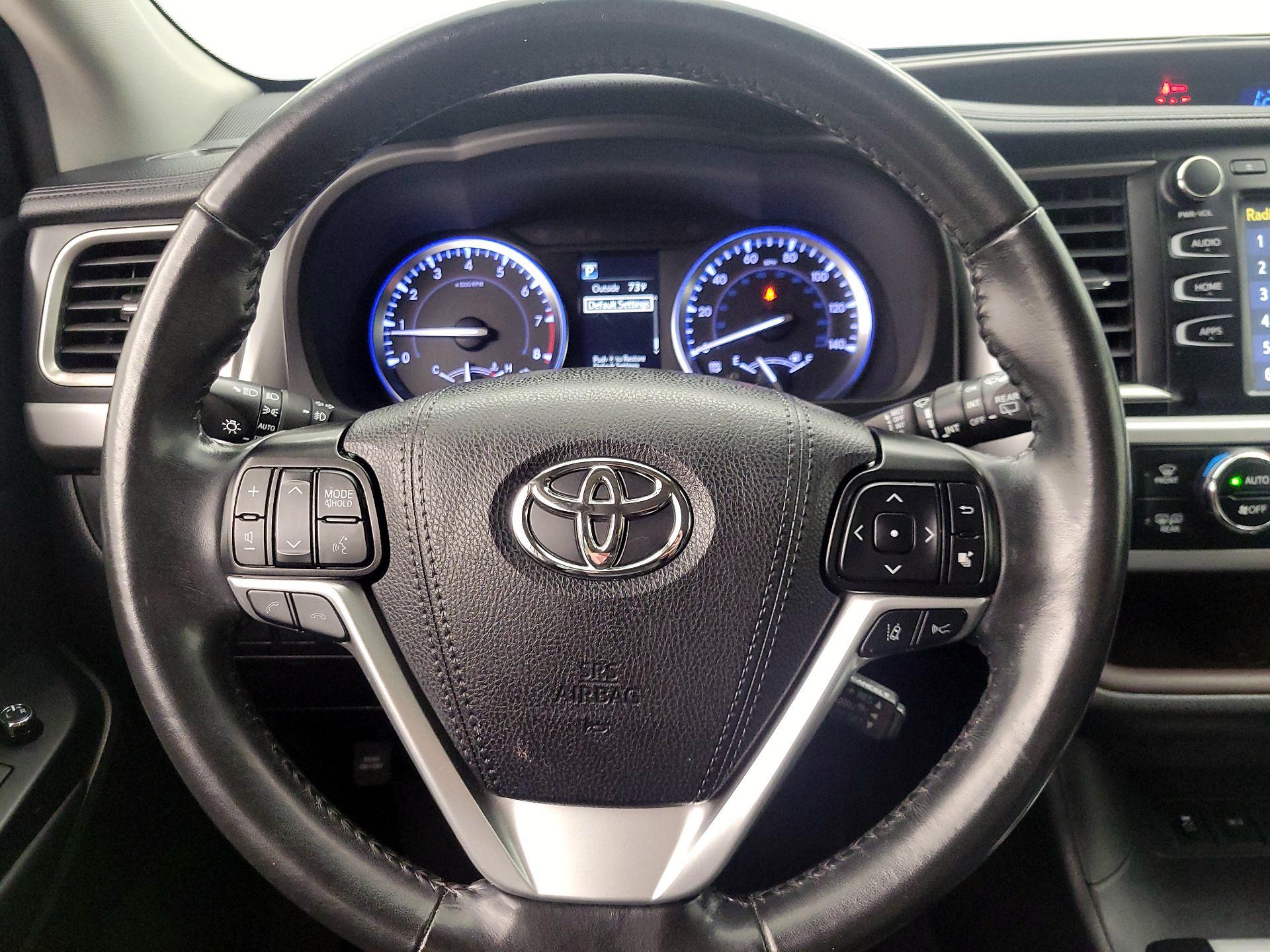 Thumbnail: 2019 Toyota Highlander - 10