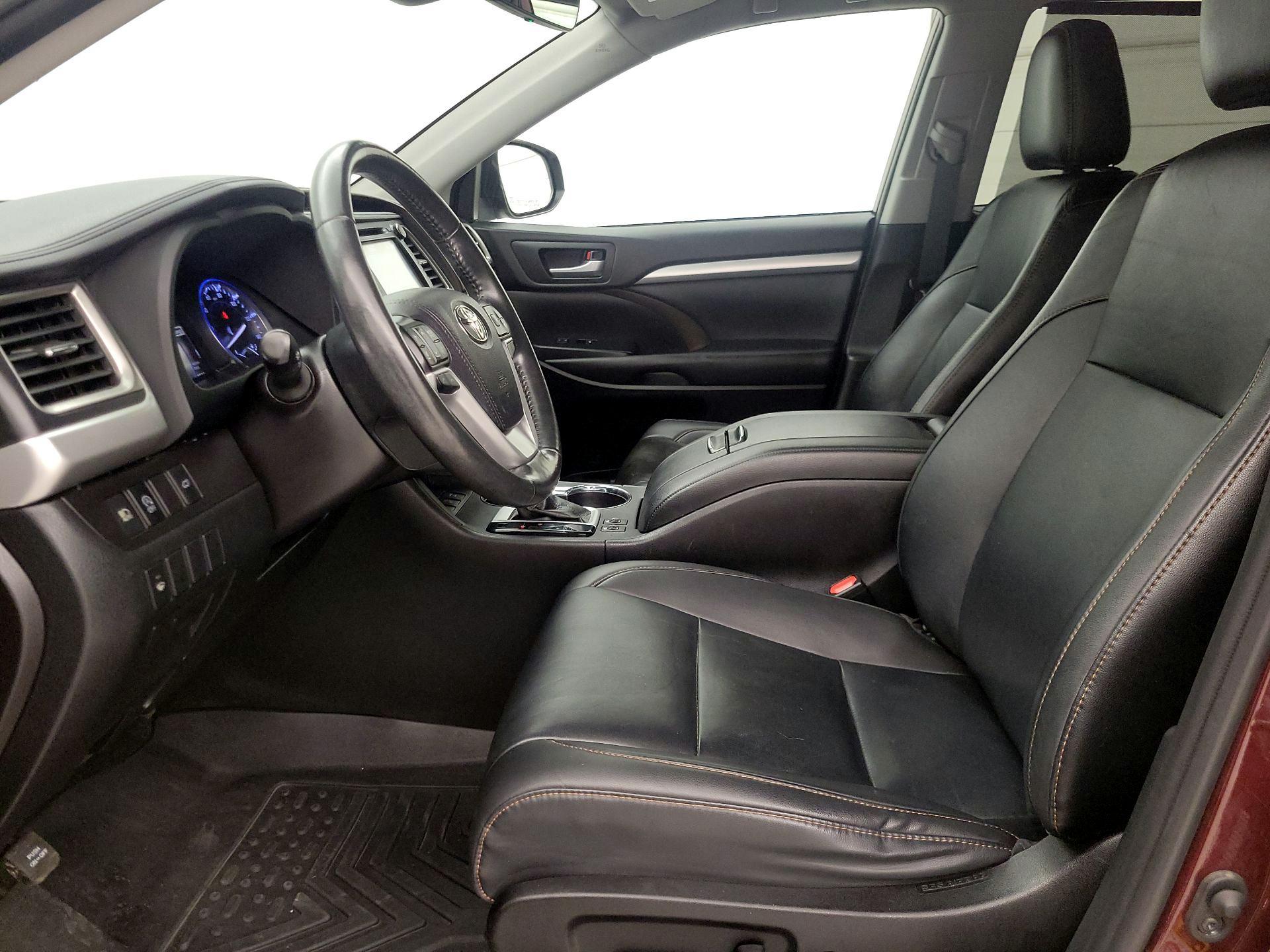 Thumbnail: 2019 Toyota Highlander - 11
