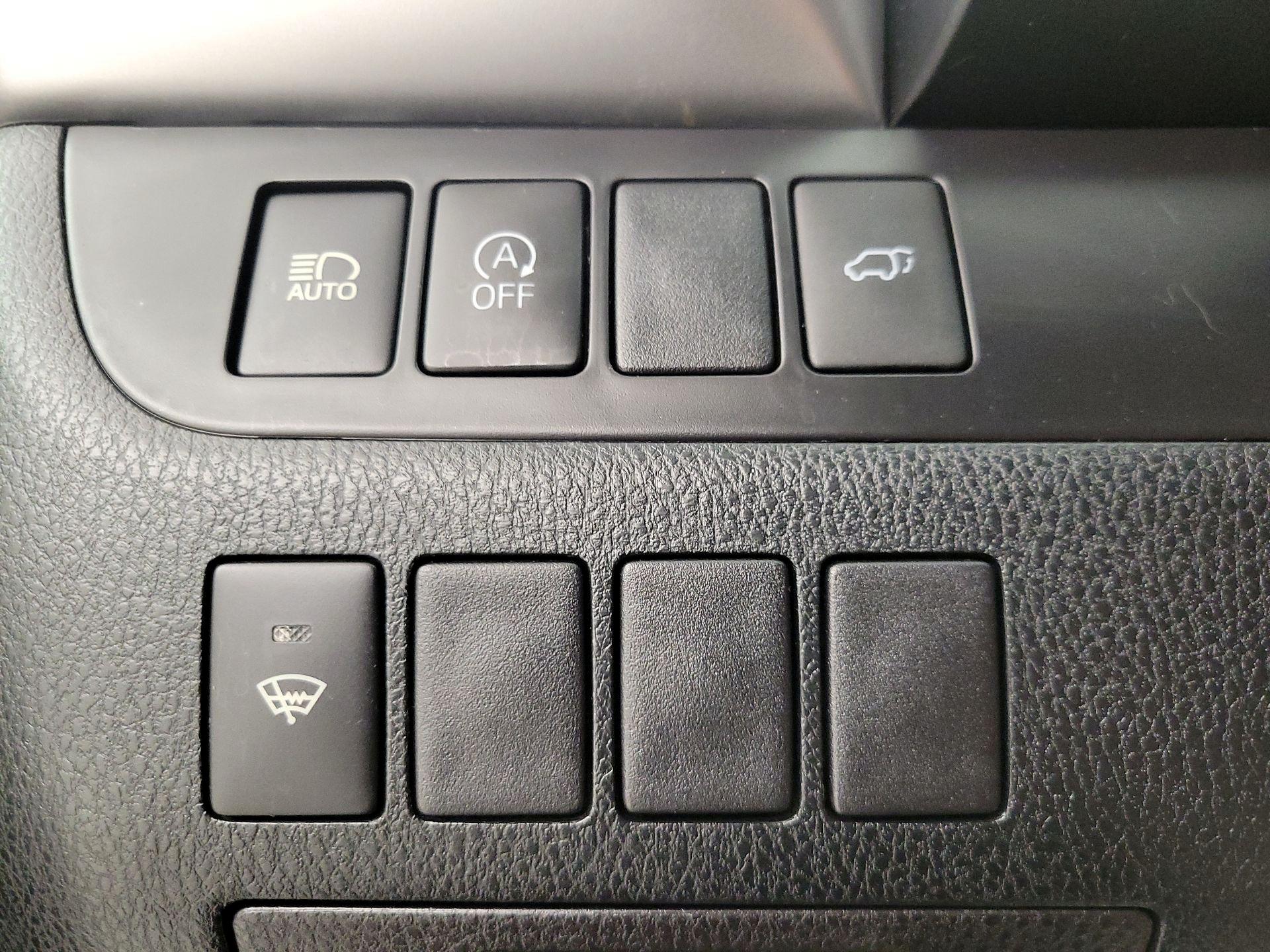 Thumbnail: 2019 Toyota Highlander - 13