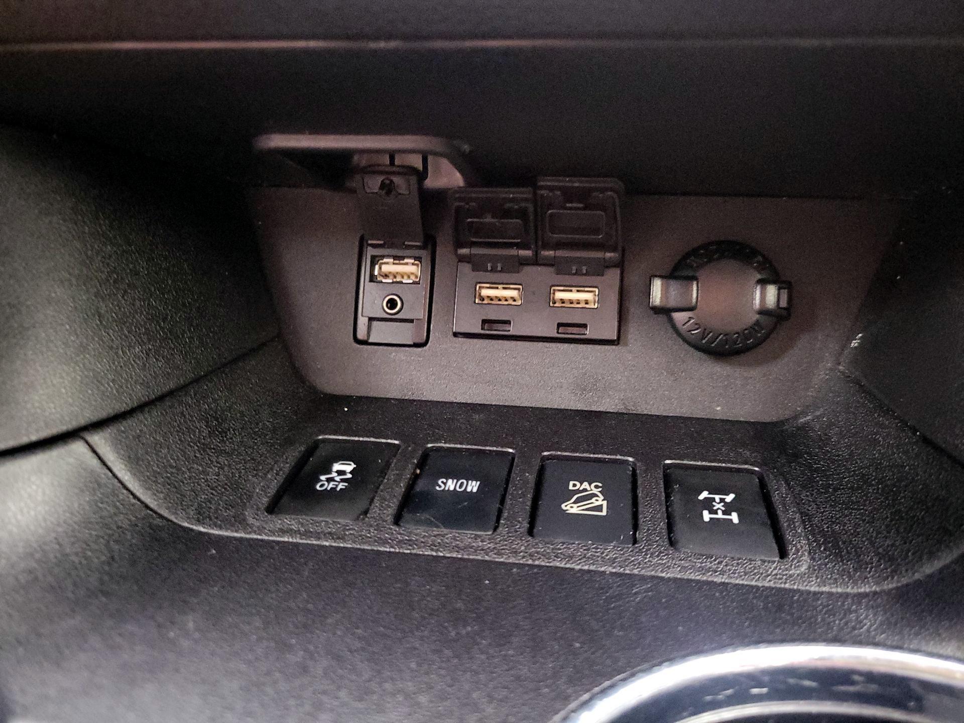 Thumbnail: 2019 Toyota Highlander - 19