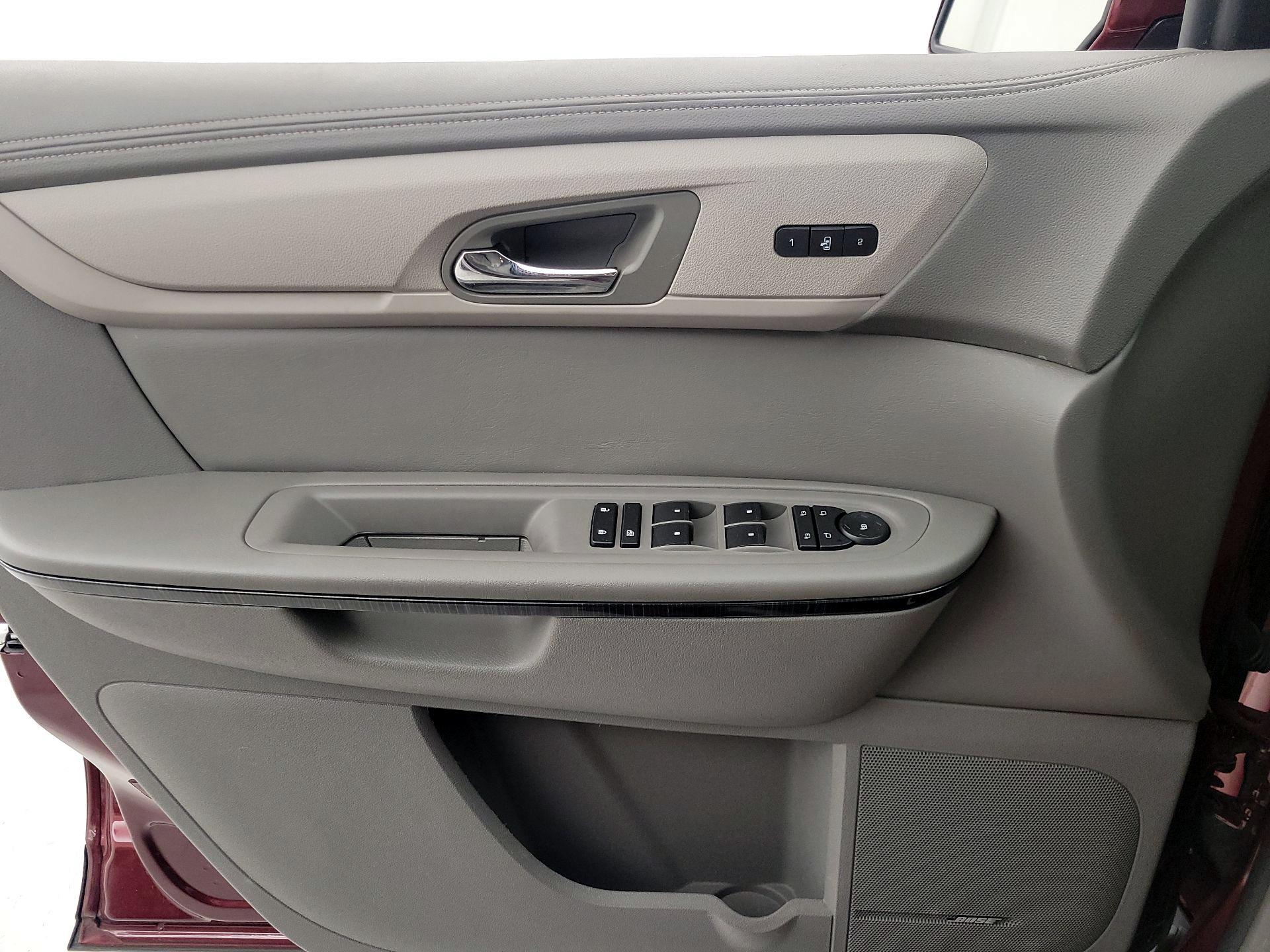 Thumbnail: 2017 Chevrolet Traverse - 12
