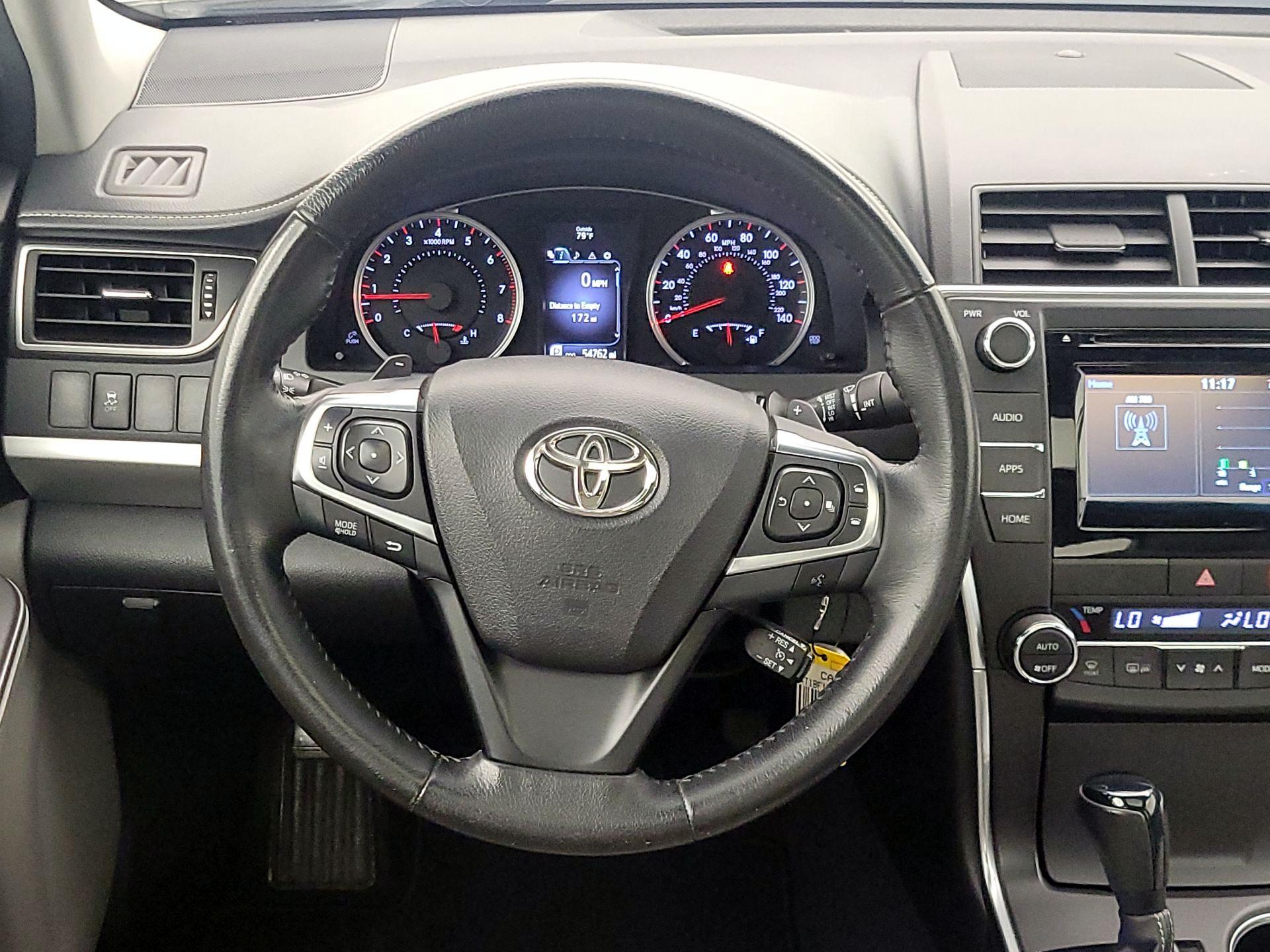 Thumbnail: 2015 Toyota Camry - 10