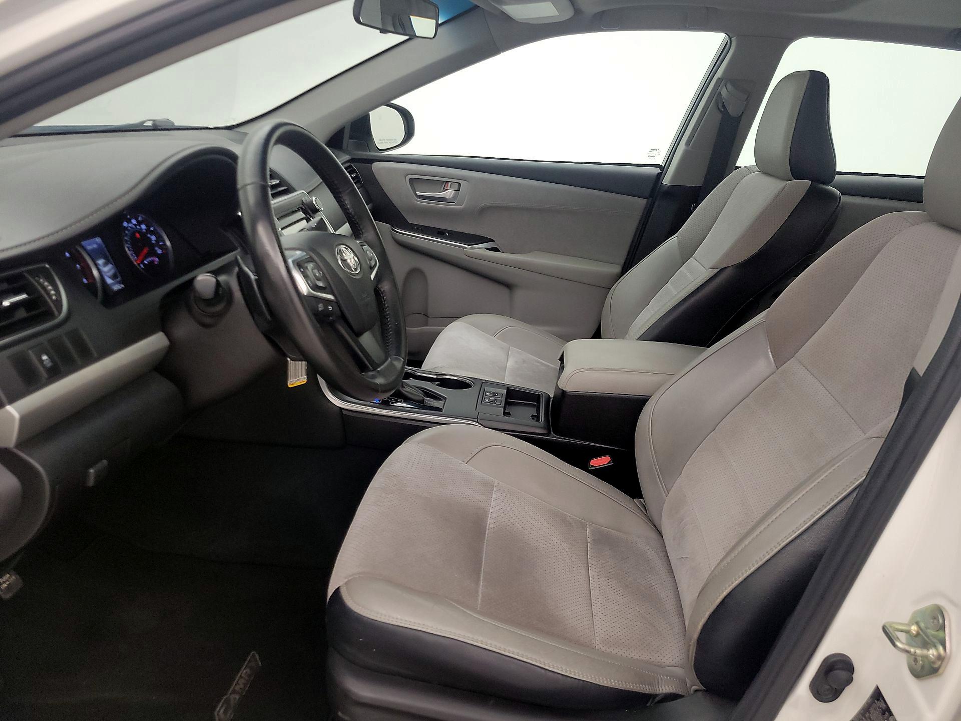 Thumbnail: 2015 Toyota Camry - 11