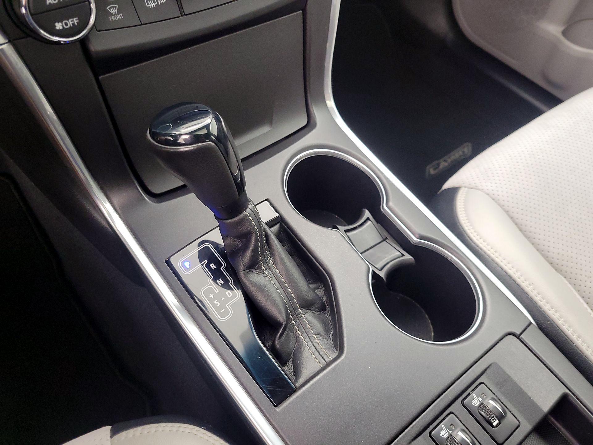 Thumbnail: 2015 Toyota Camry - 17
