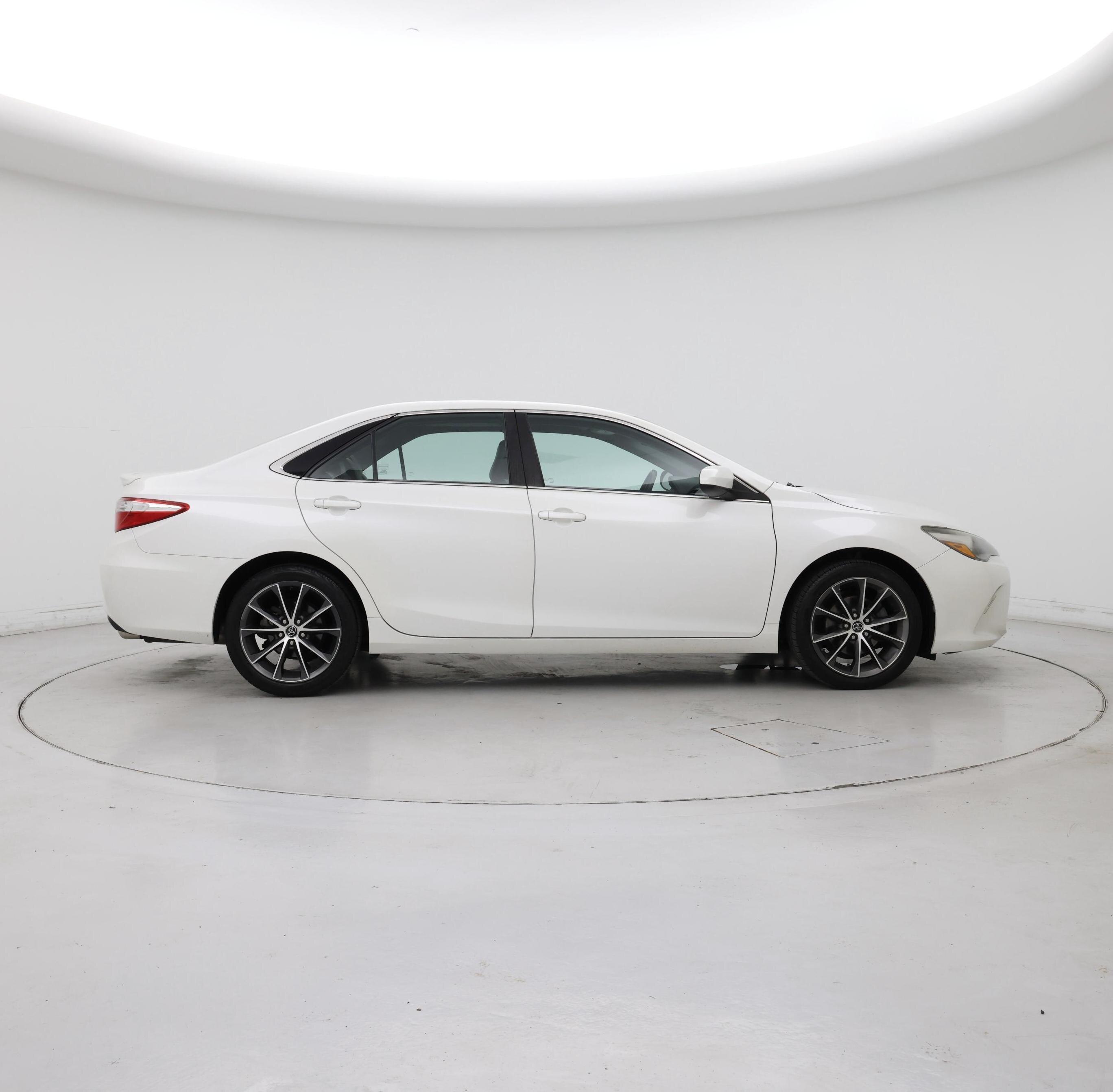 Thumbnail: 2015 Toyota Camry - 7