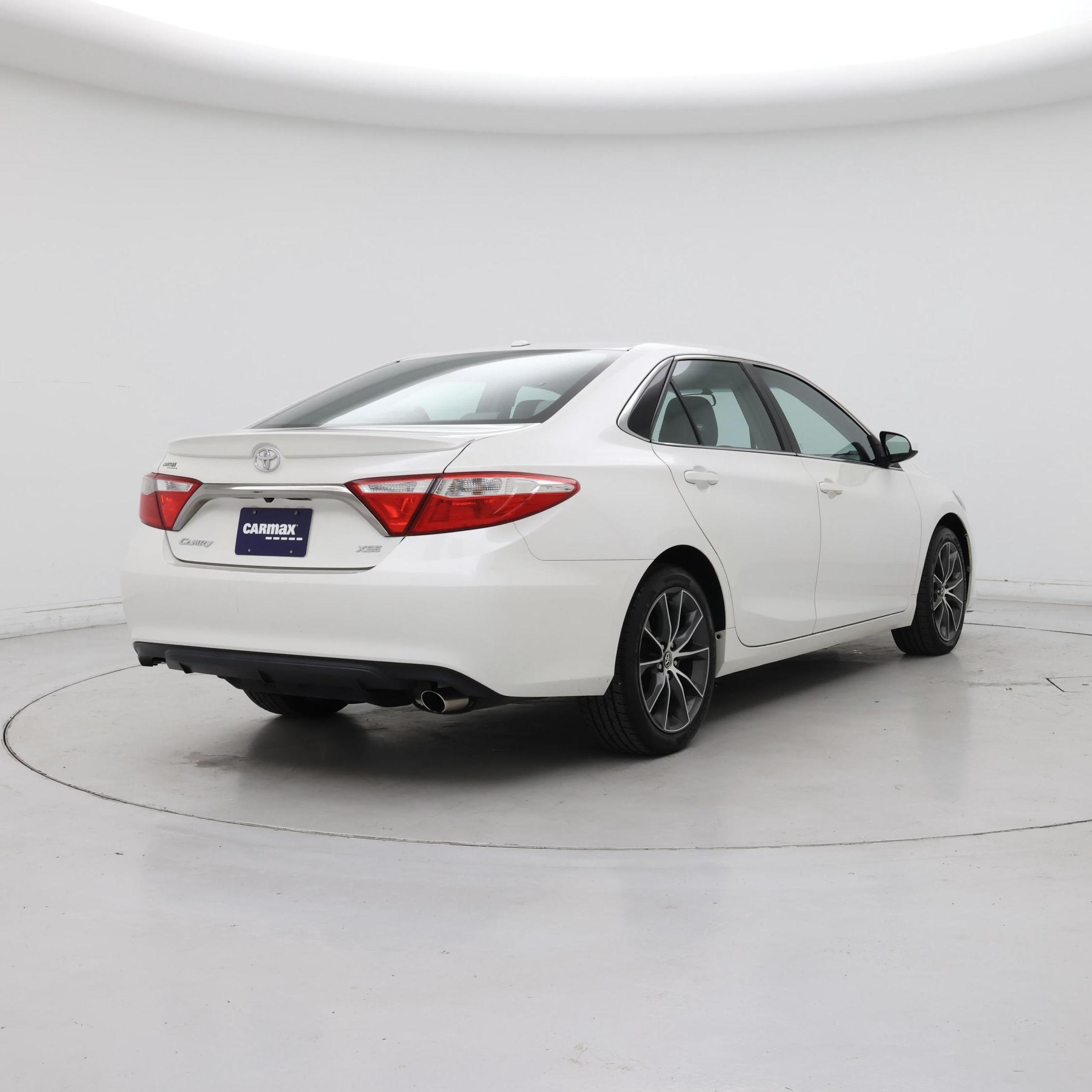 Thumbnail: 2015 Toyota Camry - 8