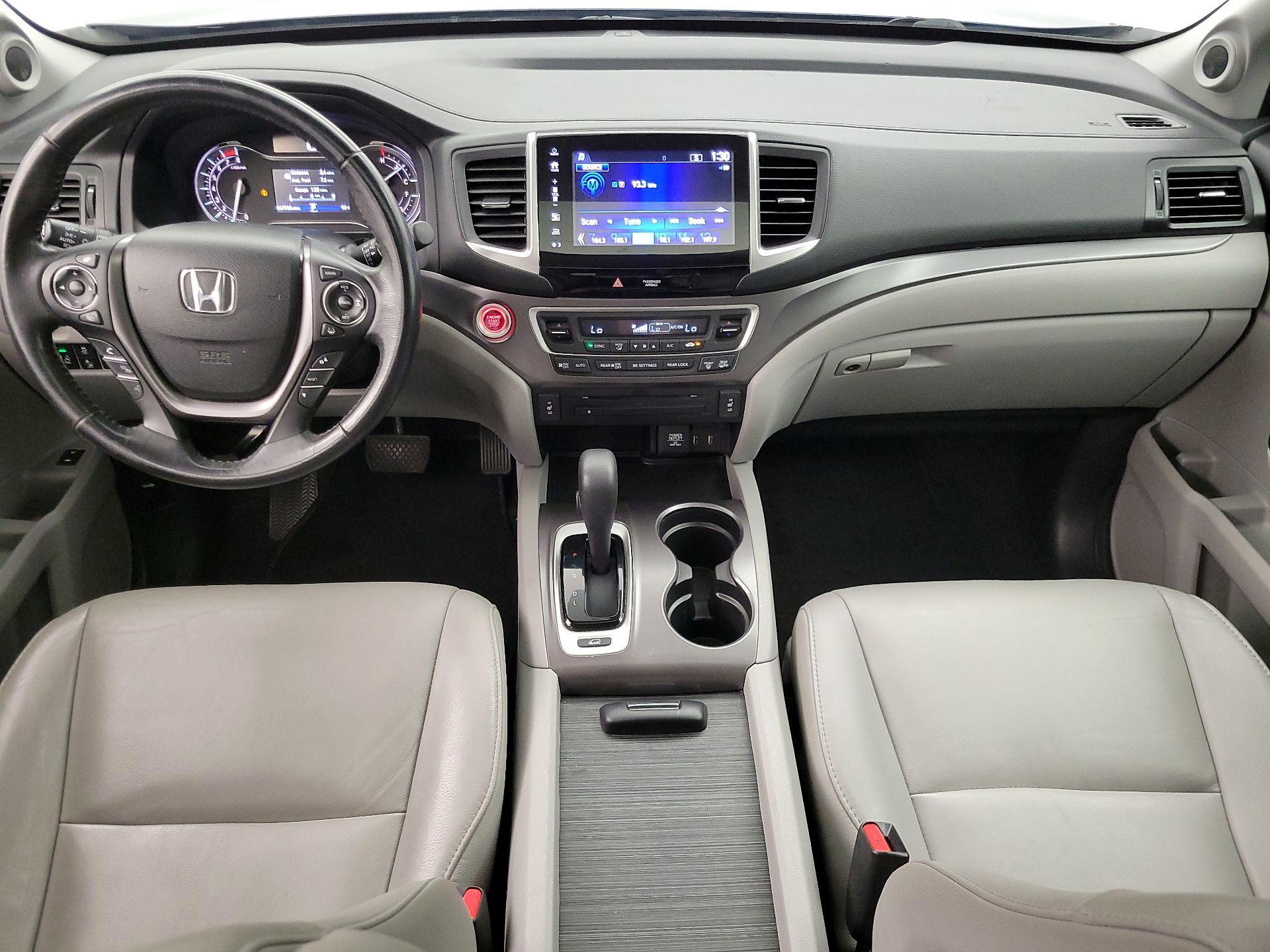 Thumbnail: 2017 Honda Pilot - 9