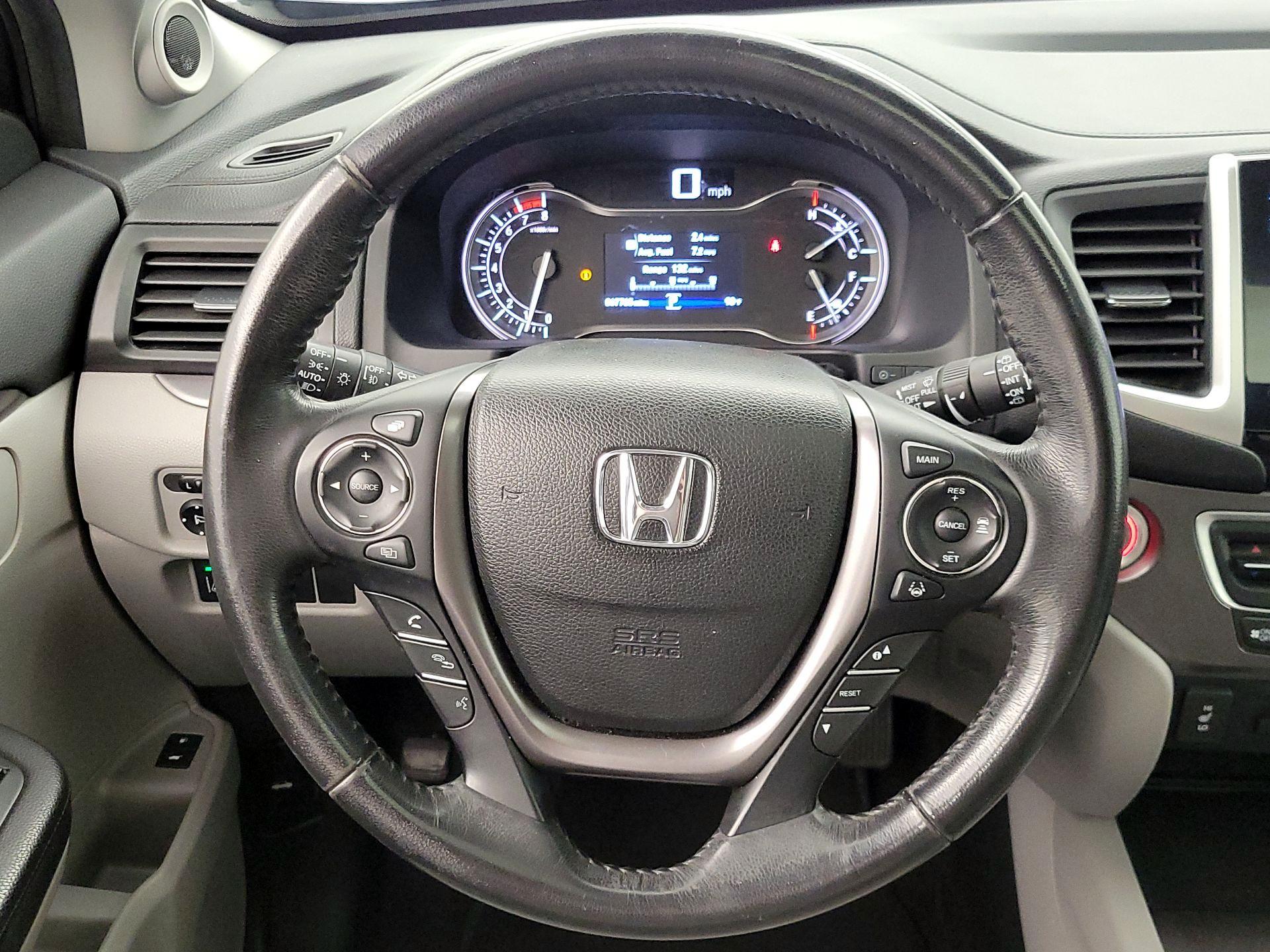 Thumbnail: 2017 Honda Pilot - 10