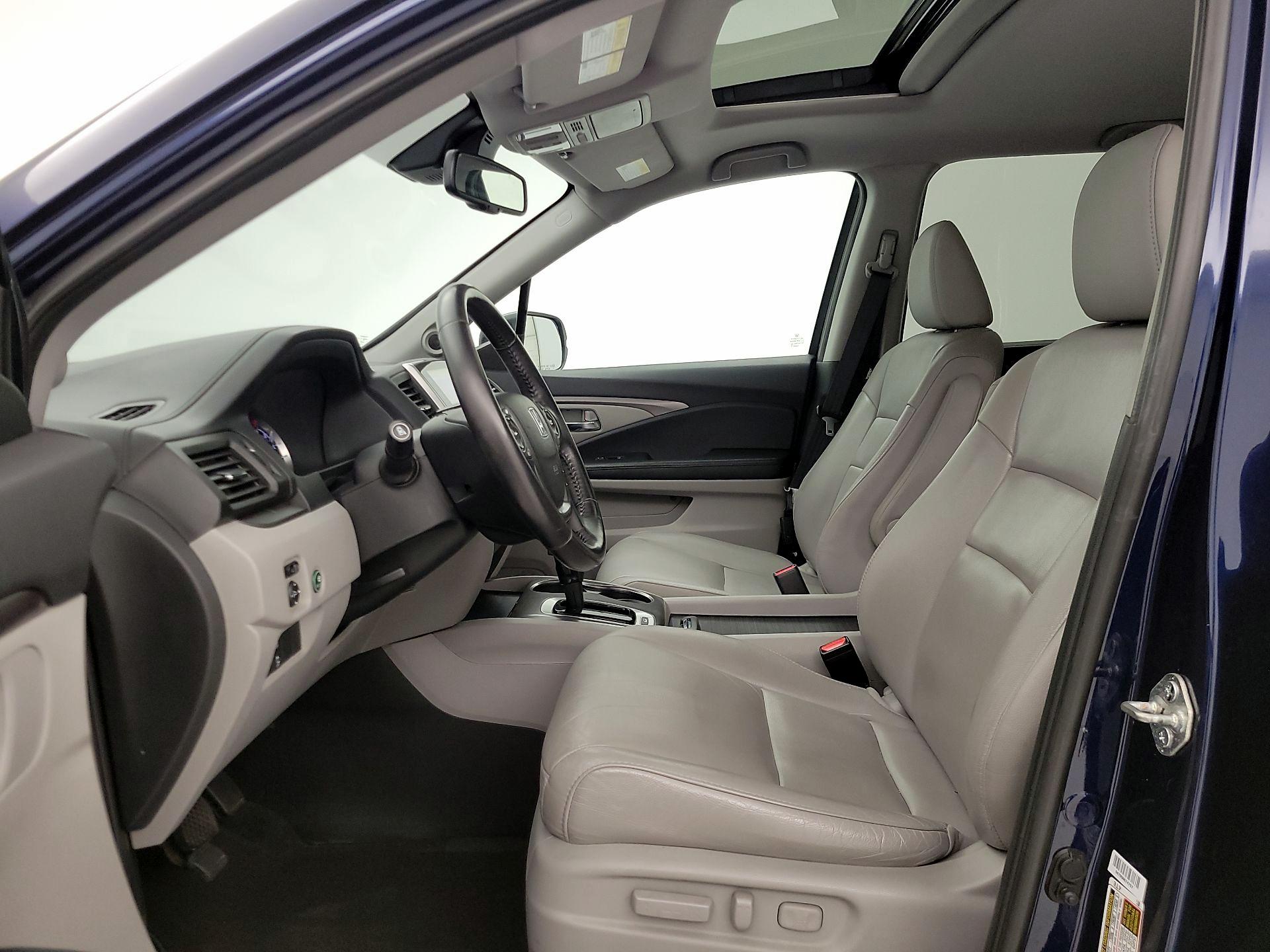 Thumbnail: 2017 Honda Pilot - 11