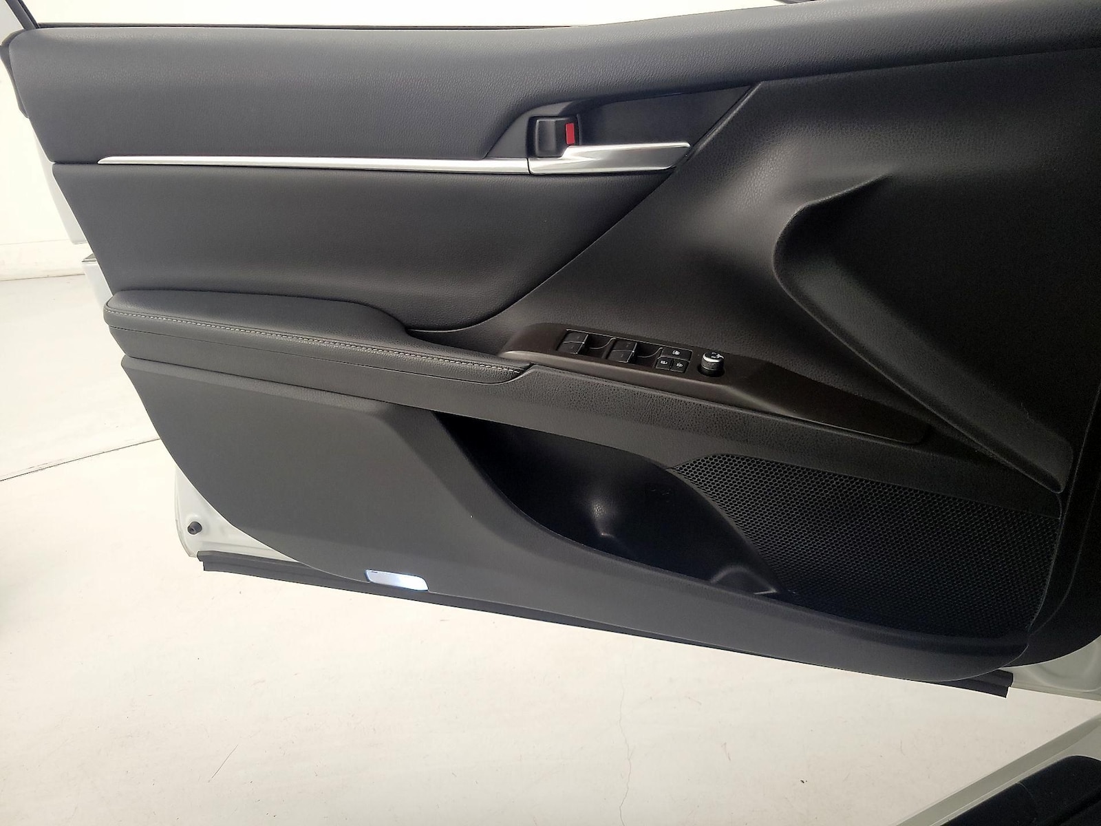 2021 Toyota Camry XSE - Photo 13