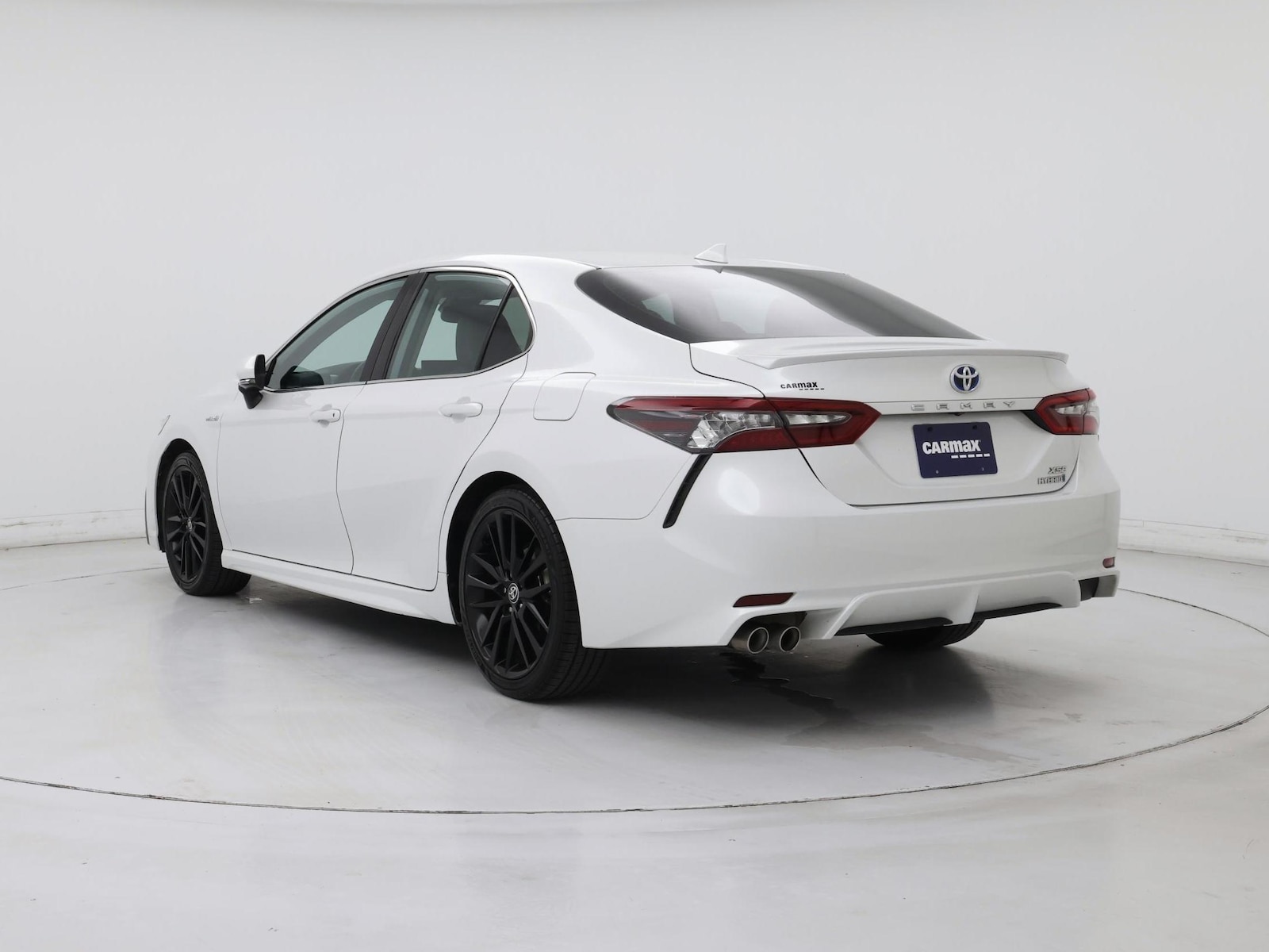2021 Toyota Camry XSE - Photo 3