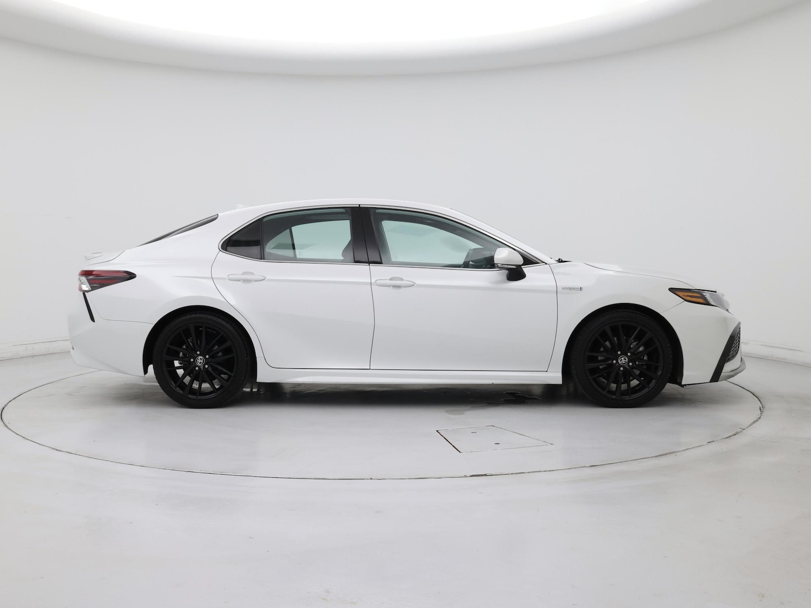 2021 Toyota Camry XSE - Photo 8