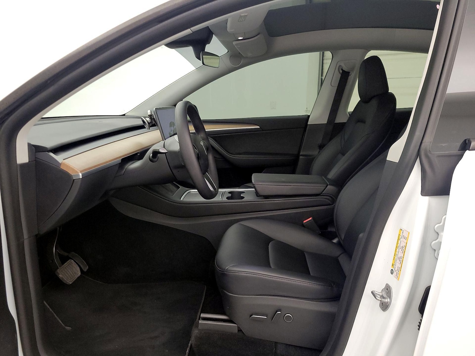 2023 Tesla Model Y Long Range - Photo 12