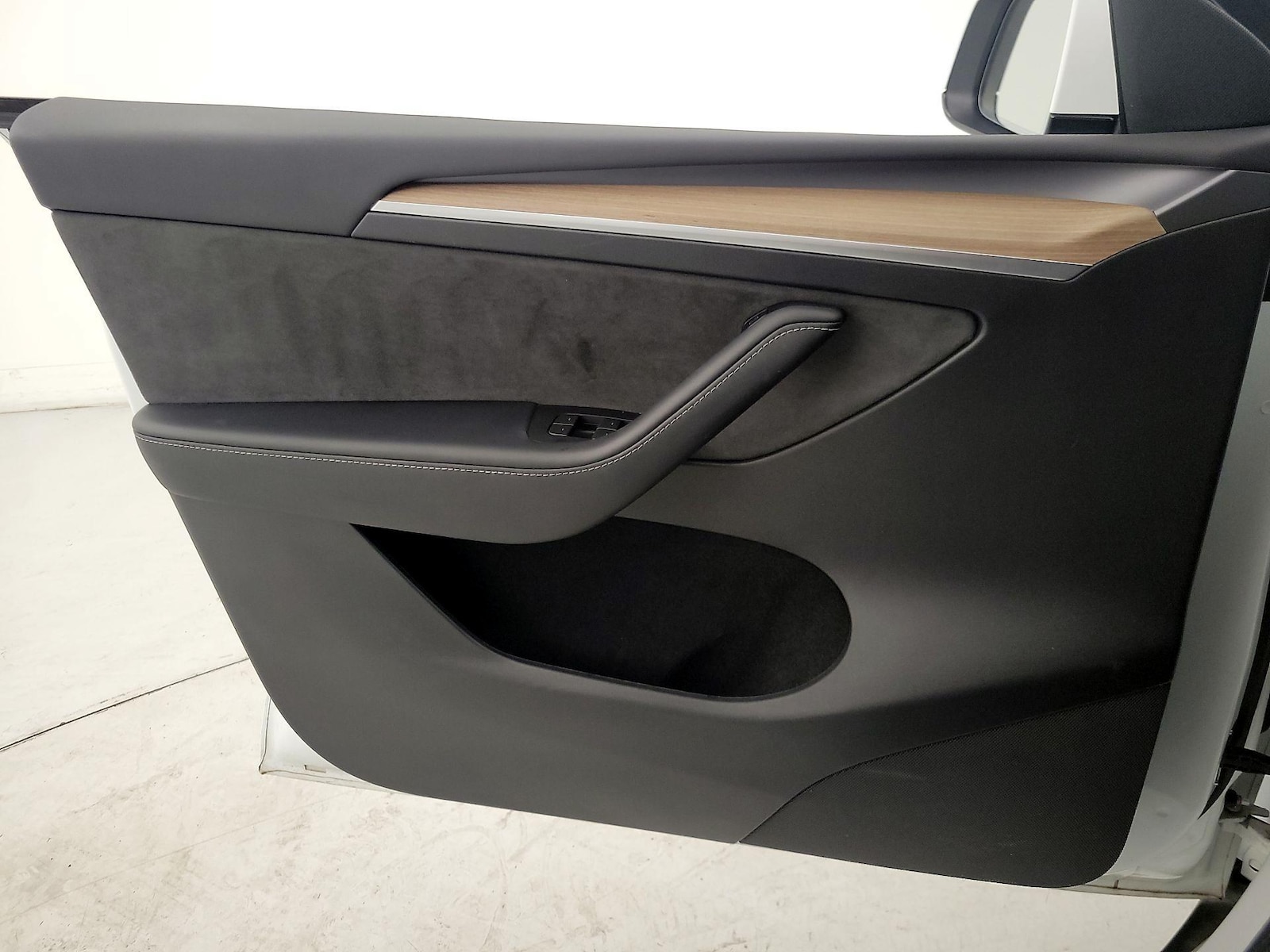 2023 Tesla Model Y Long Range - Photo 13