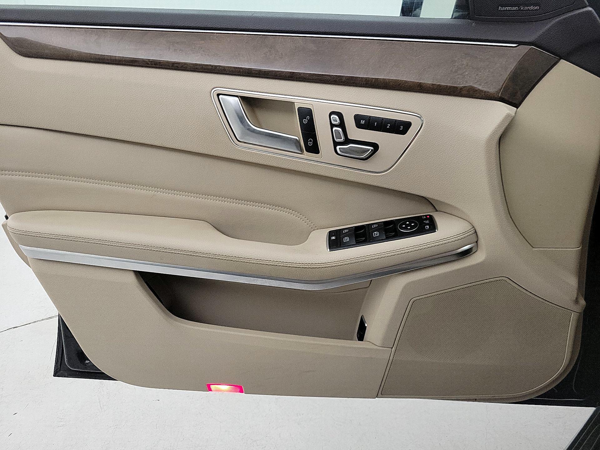Thumbnail: 2016 Mercedes-Benz E-Class - 12