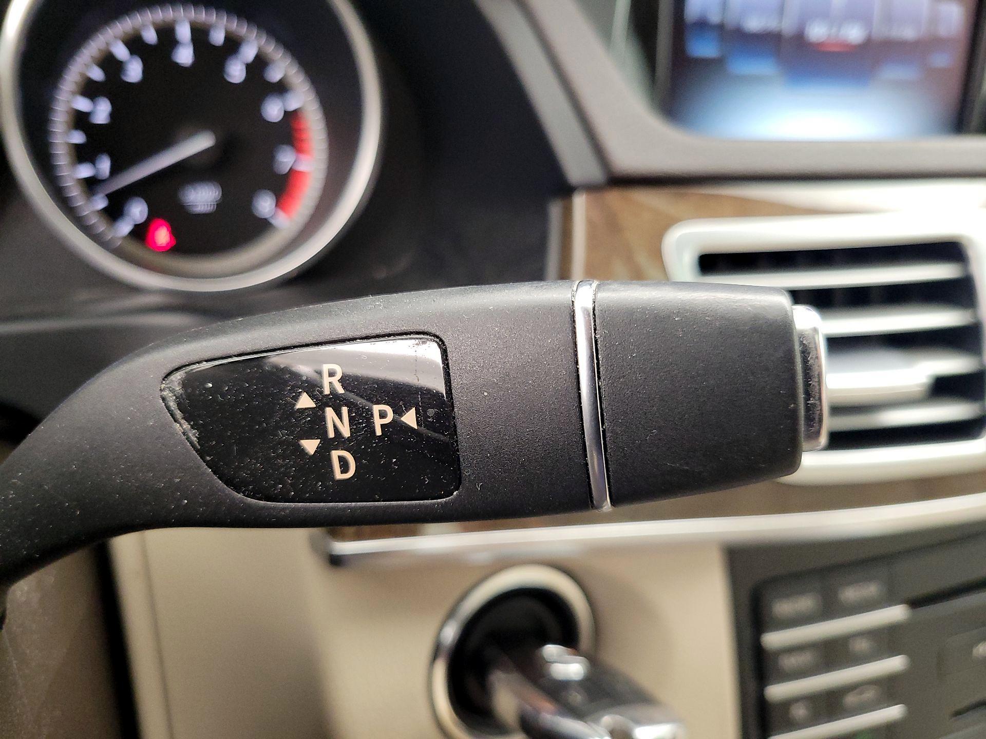 Thumbnail: 2016 Mercedes-Benz E-Class - 17