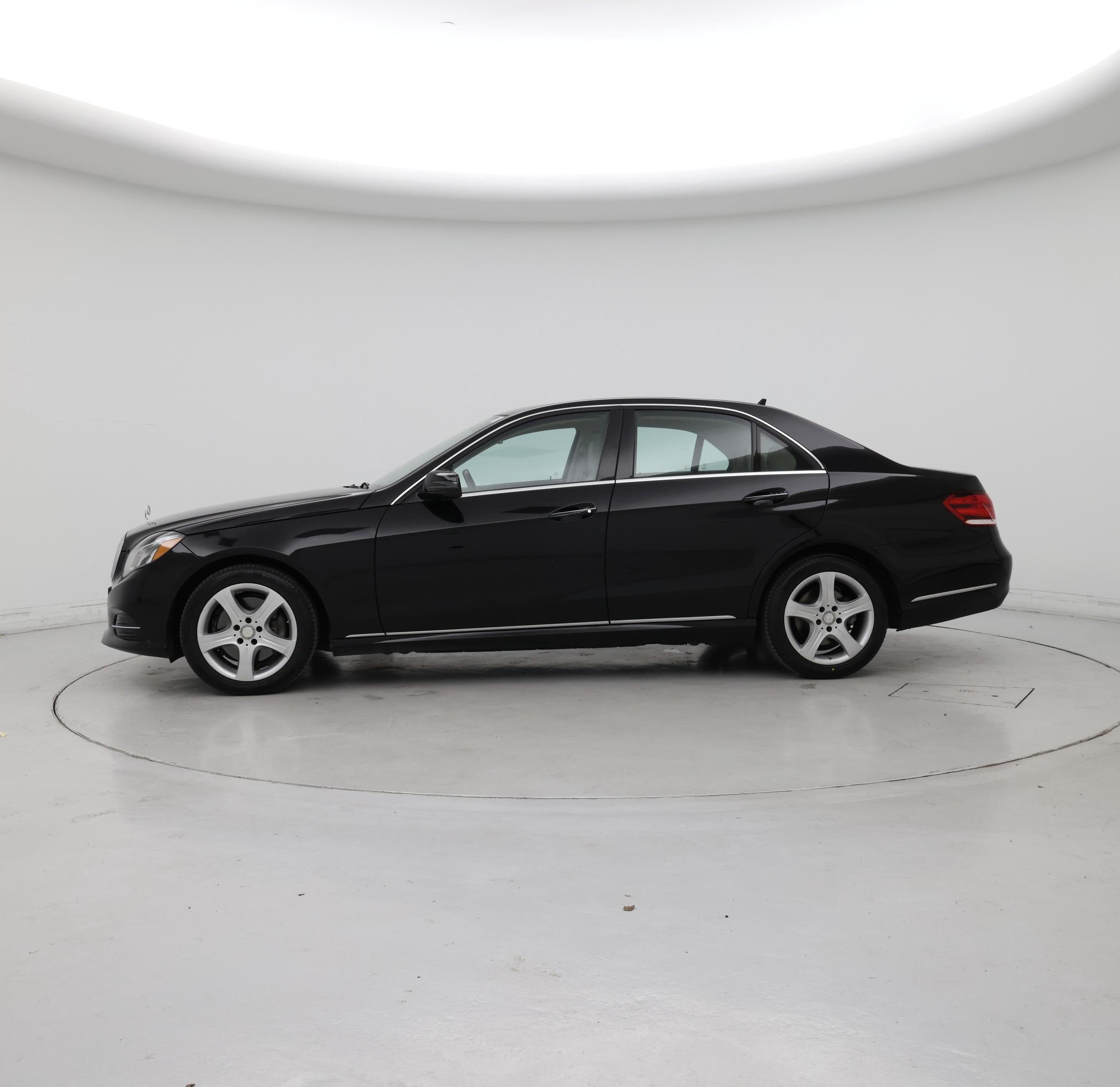 Thumbnail: 2016 Mercedes-Benz E-Class - 3