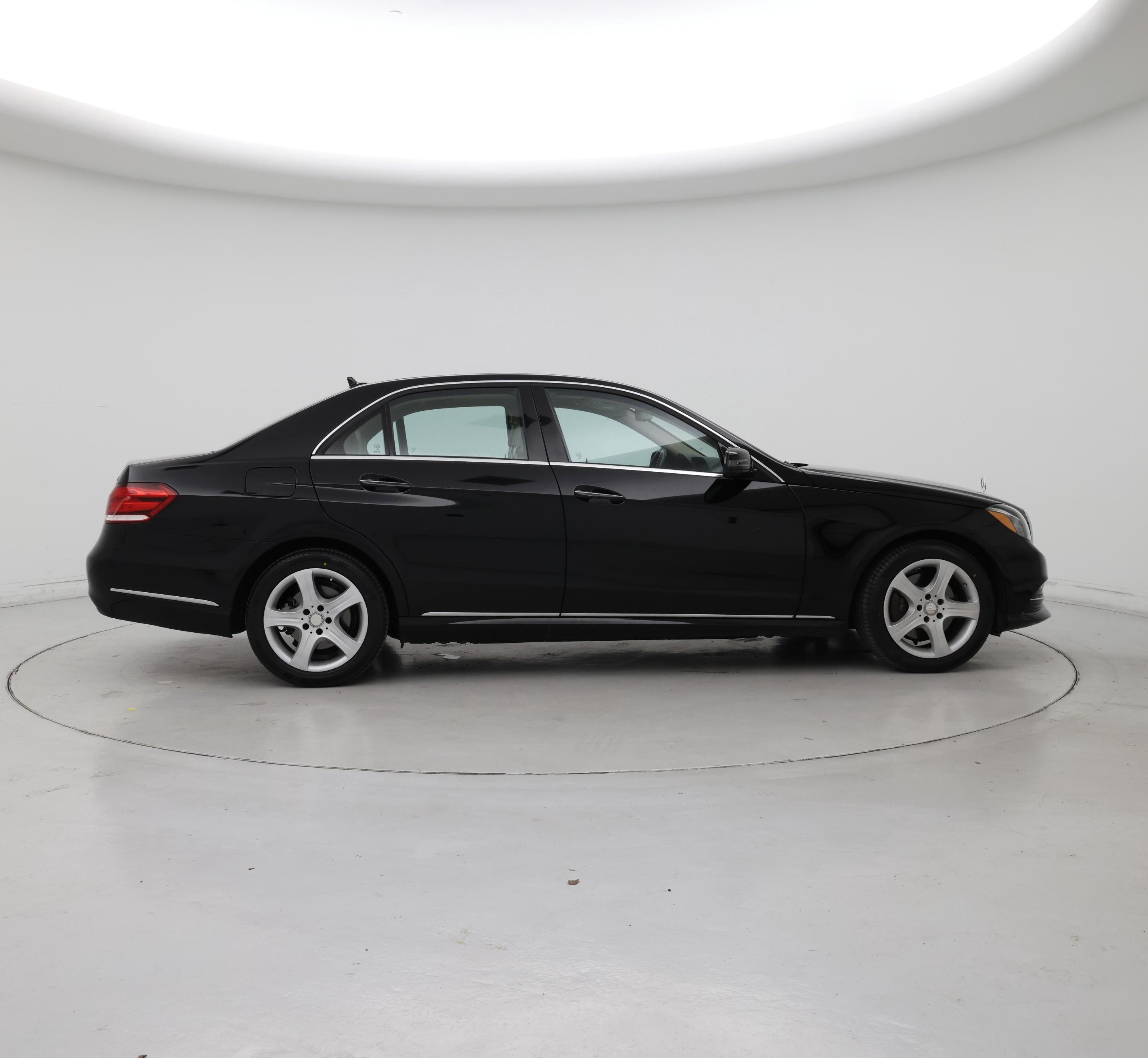 Thumbnail: 2016 Mercedes-Benz E-Class - 7