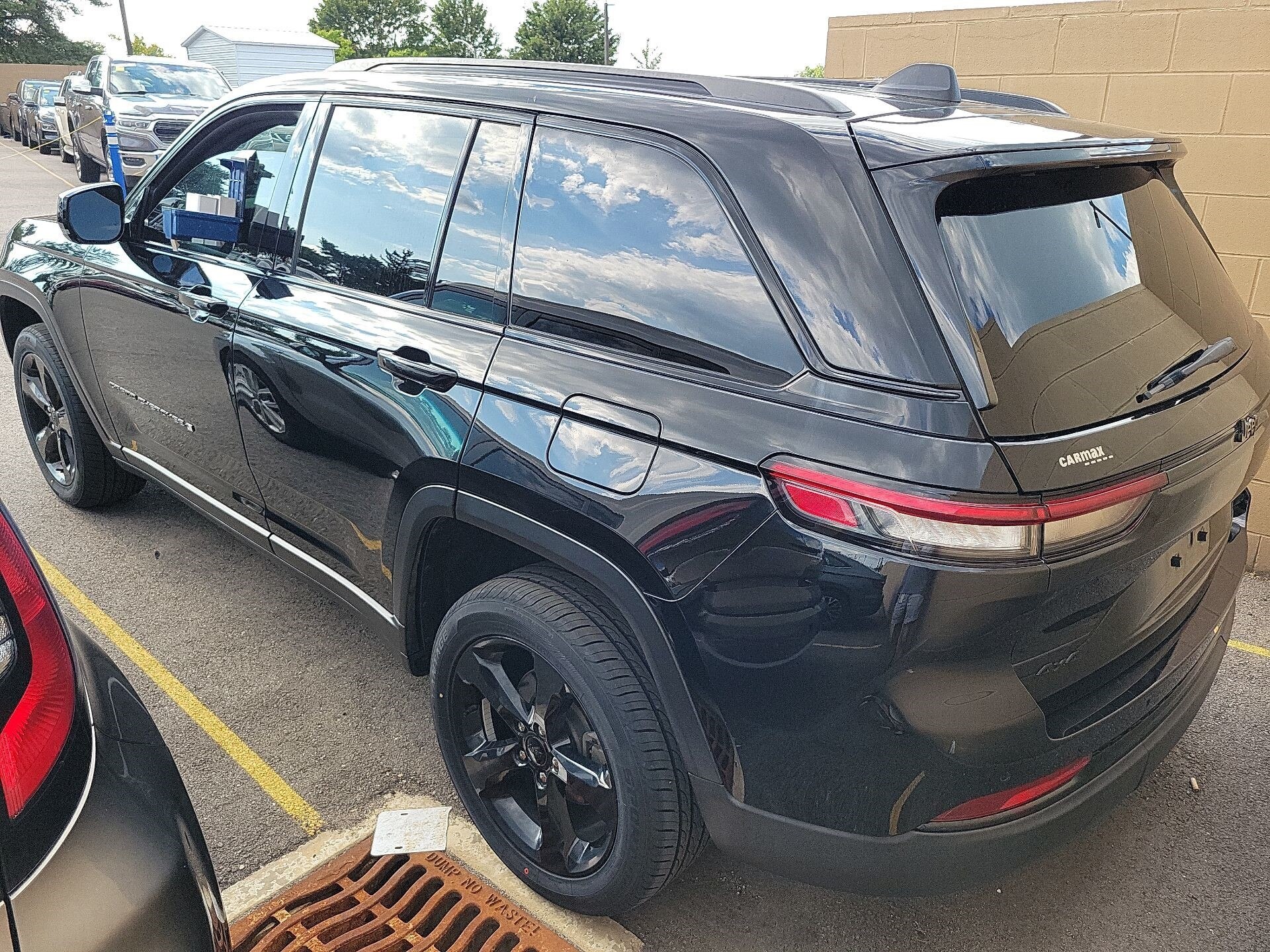 Thumbnail: 2022 Jeep Grand Cherokee - 7