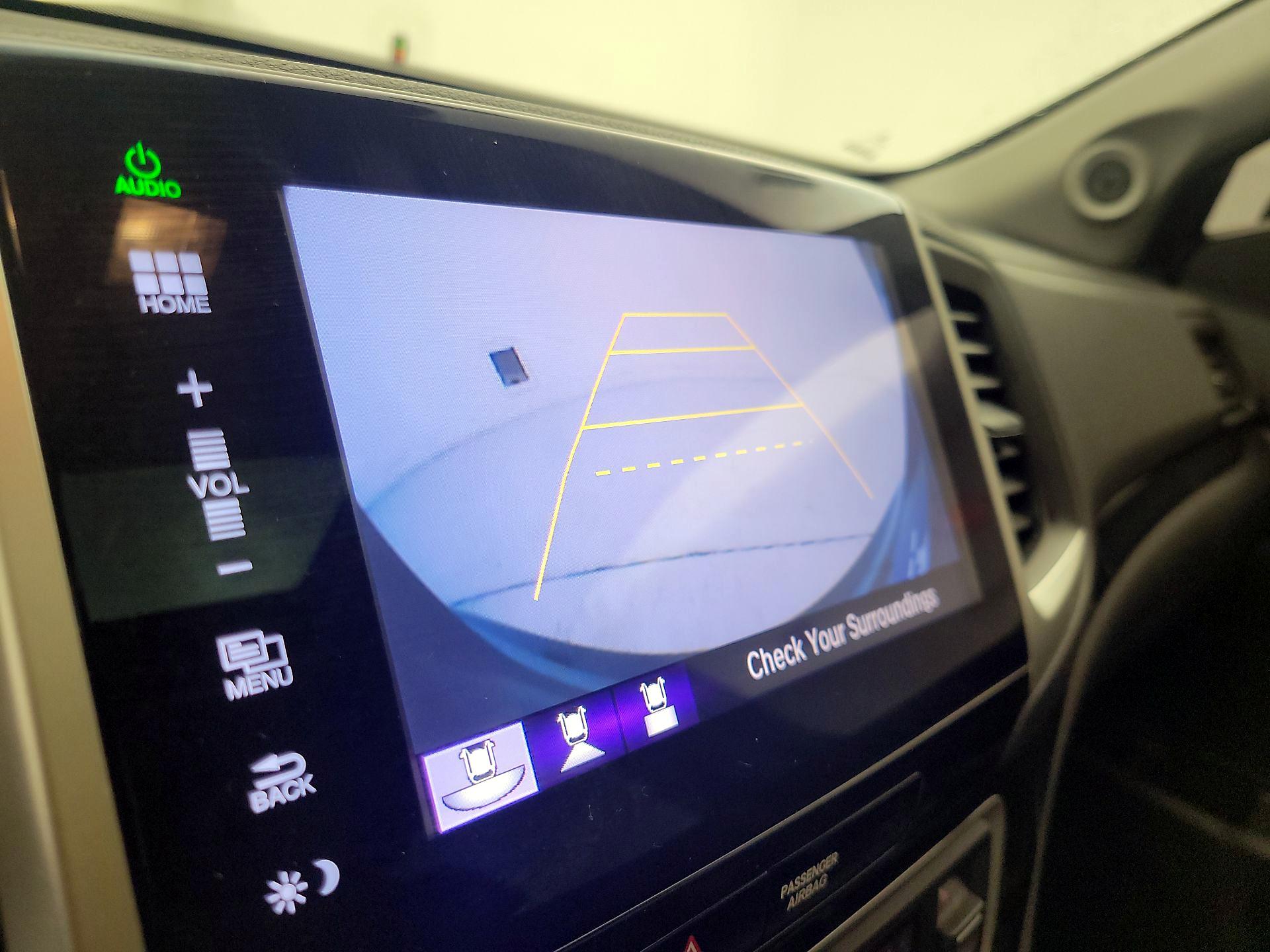 Thumbnail: 2016 Honda Pilot - 14