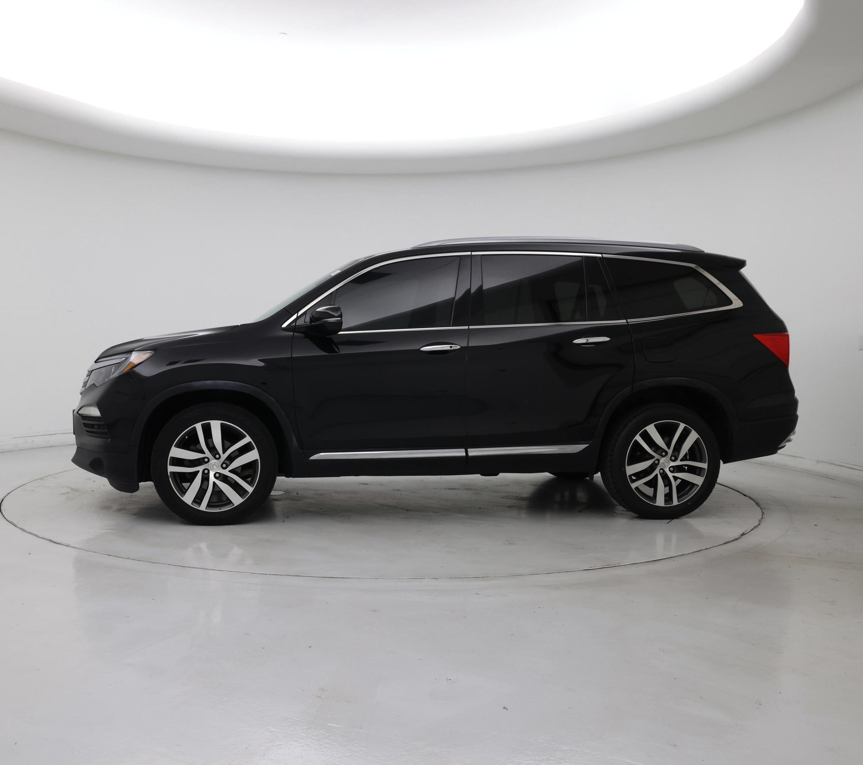 Thumbnail: 2016 Honda Pilot - 3