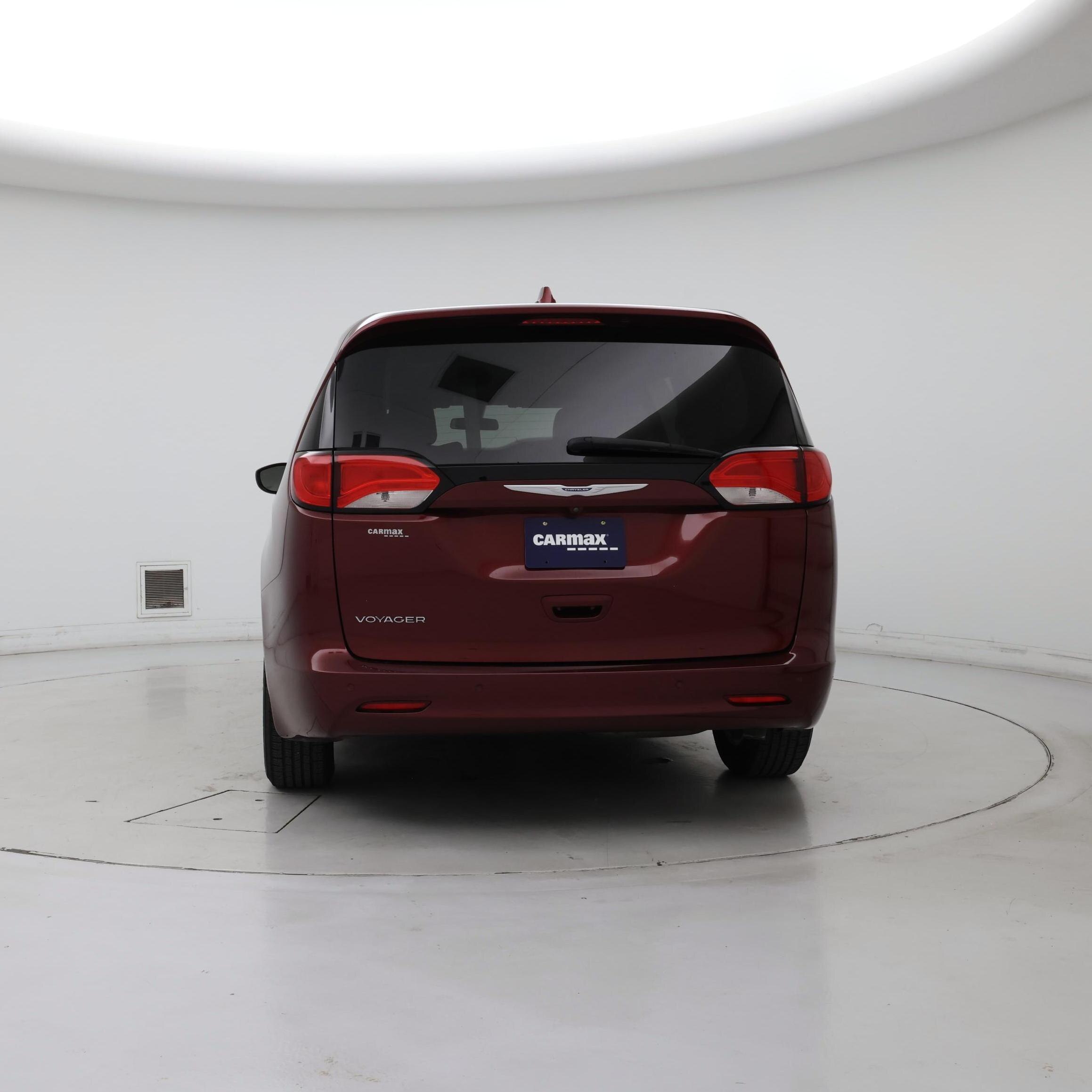 Thumbnail: 2020 Chrysler Voyager - 6