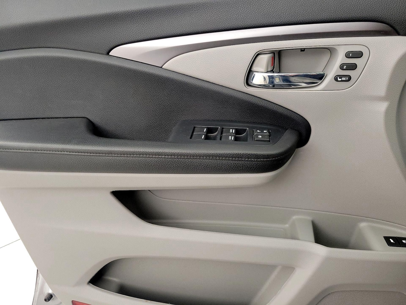 2022 Honda Pilot SE - Photo 13