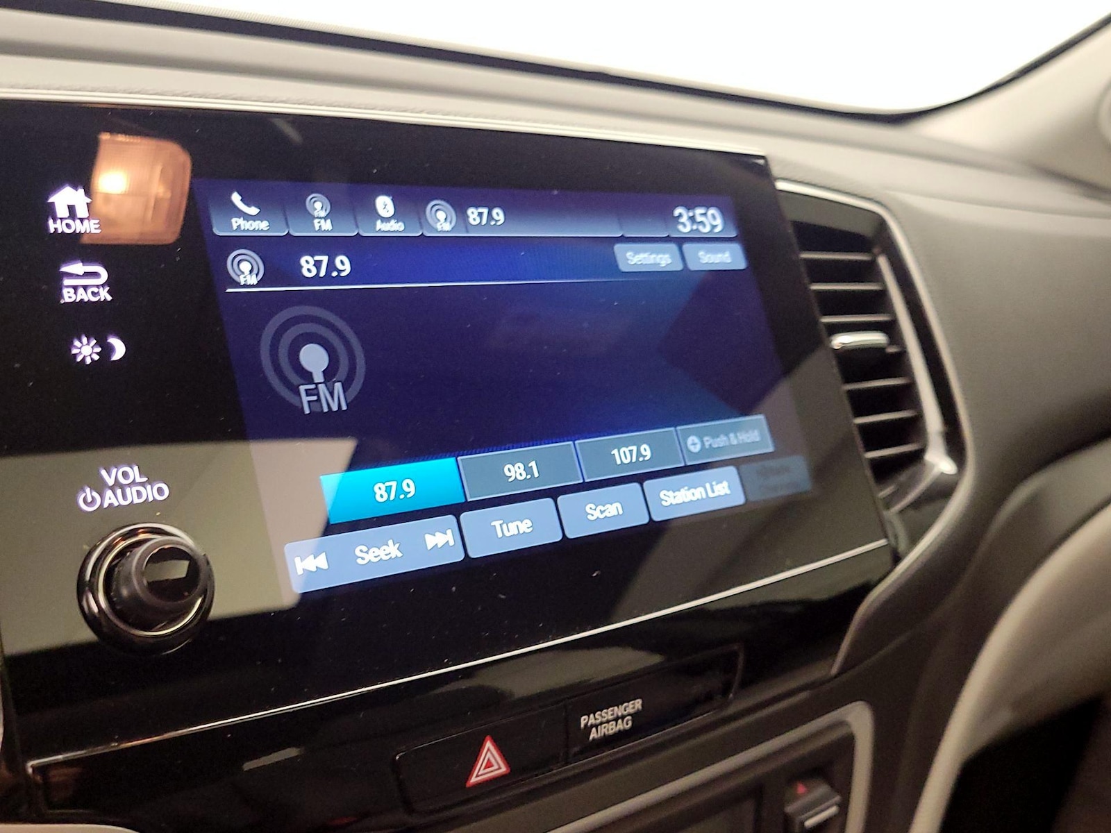 2022 Honda Pilot SE - Photo 16