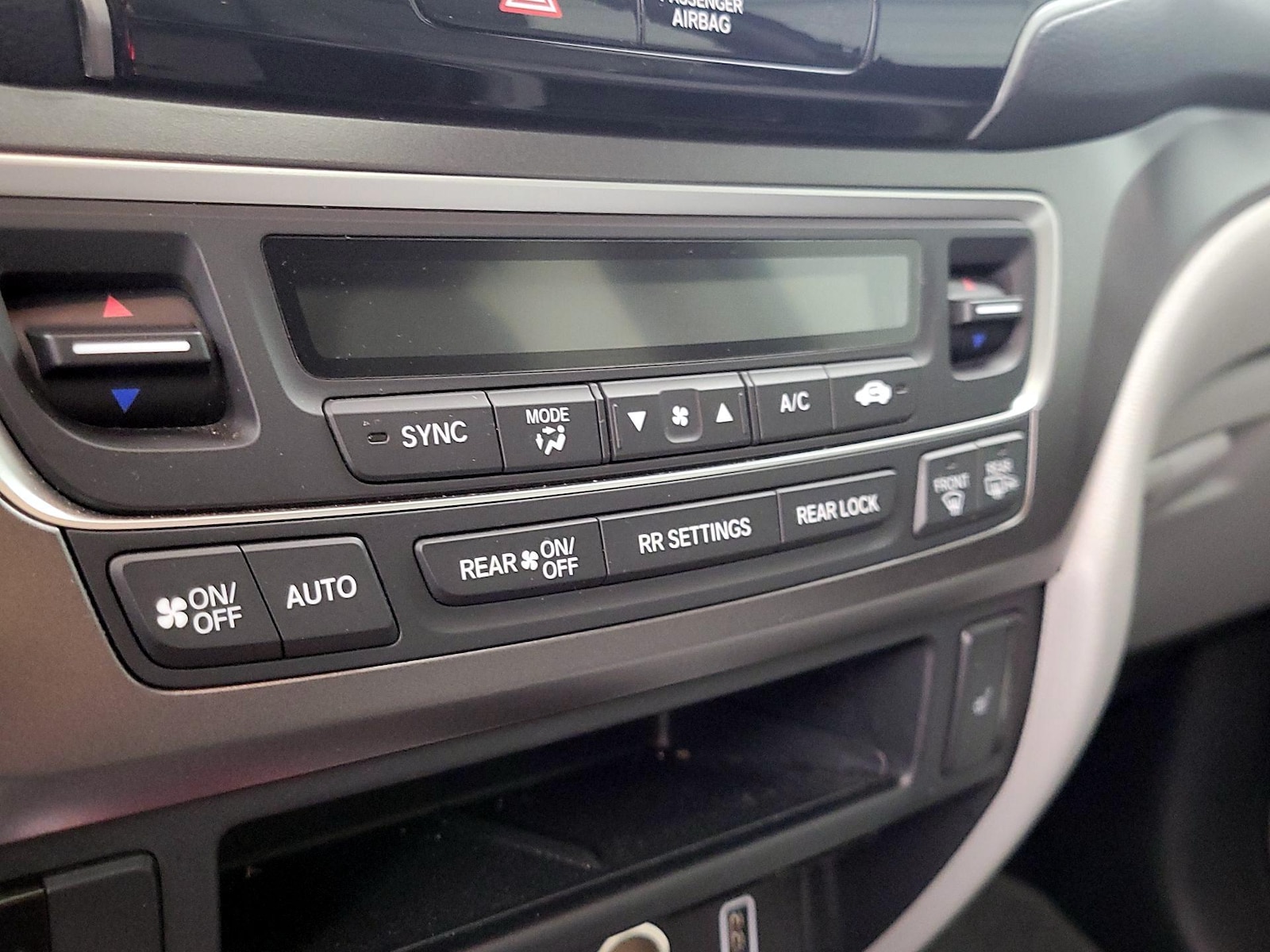 2022 Honda Pilot SE - Photo 17