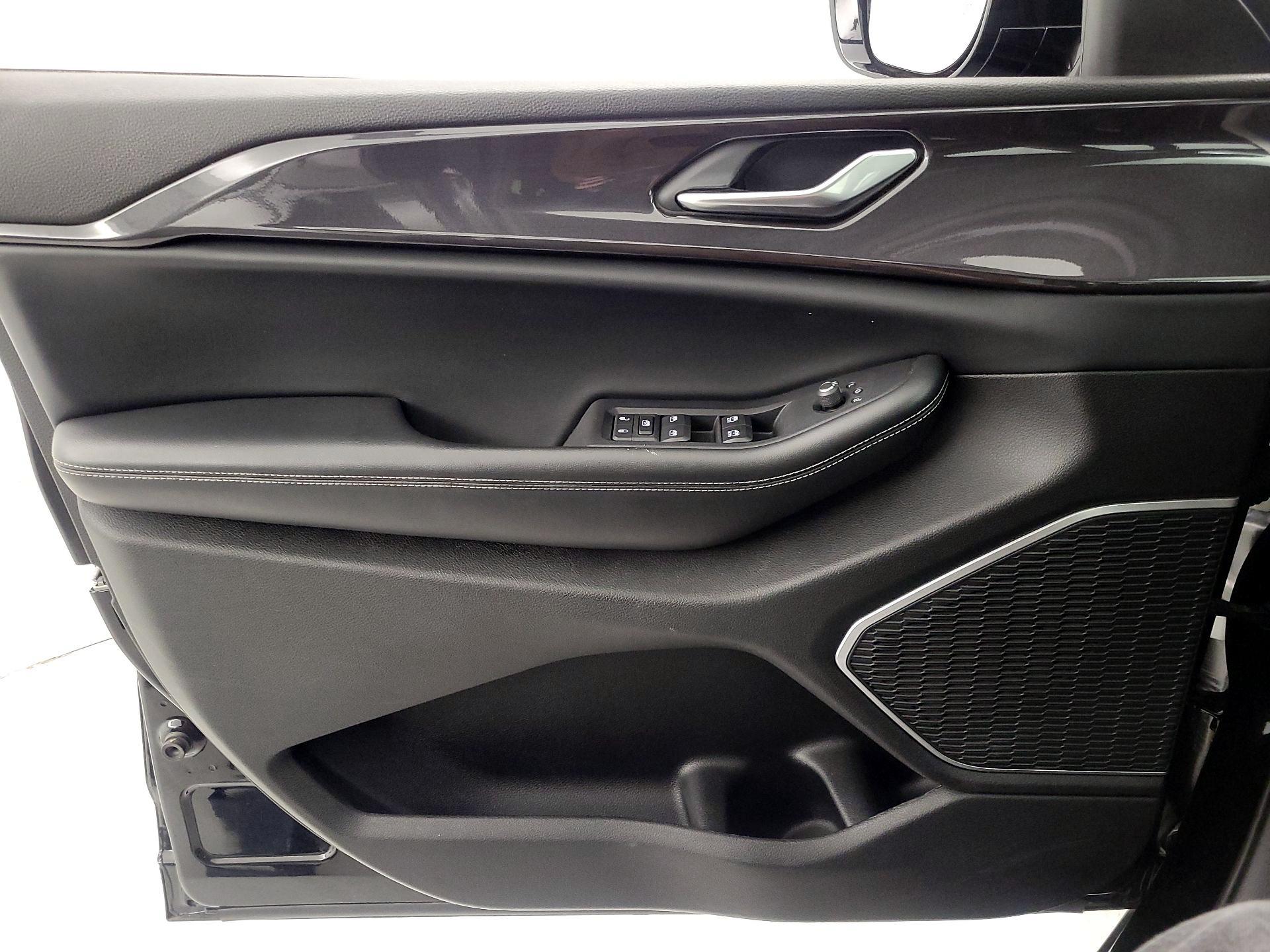 Thumbnail: 2022 Jeep Grand Cherokee L - 12