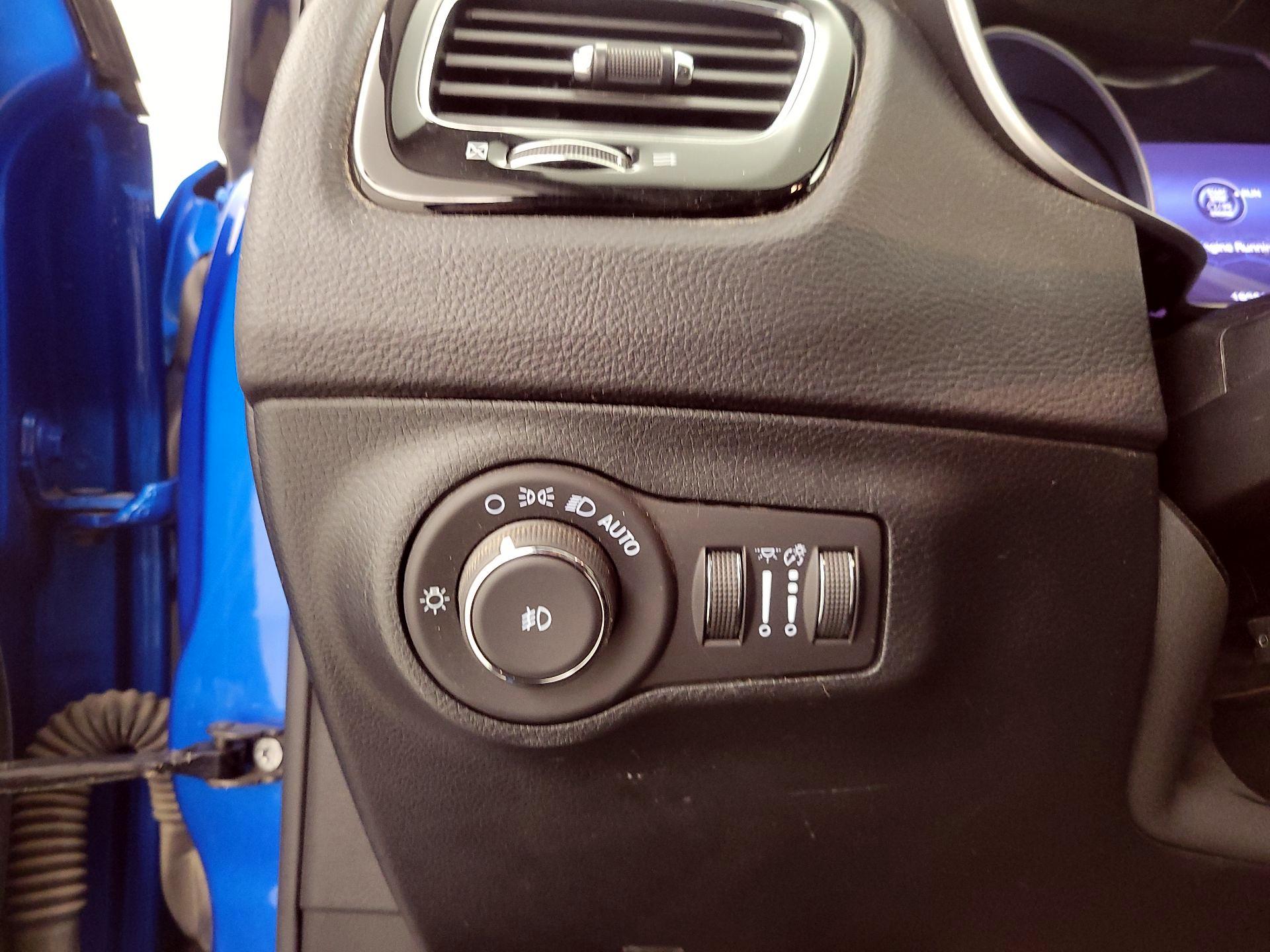 Thumbnail: 2021 Jeep Compass - 13