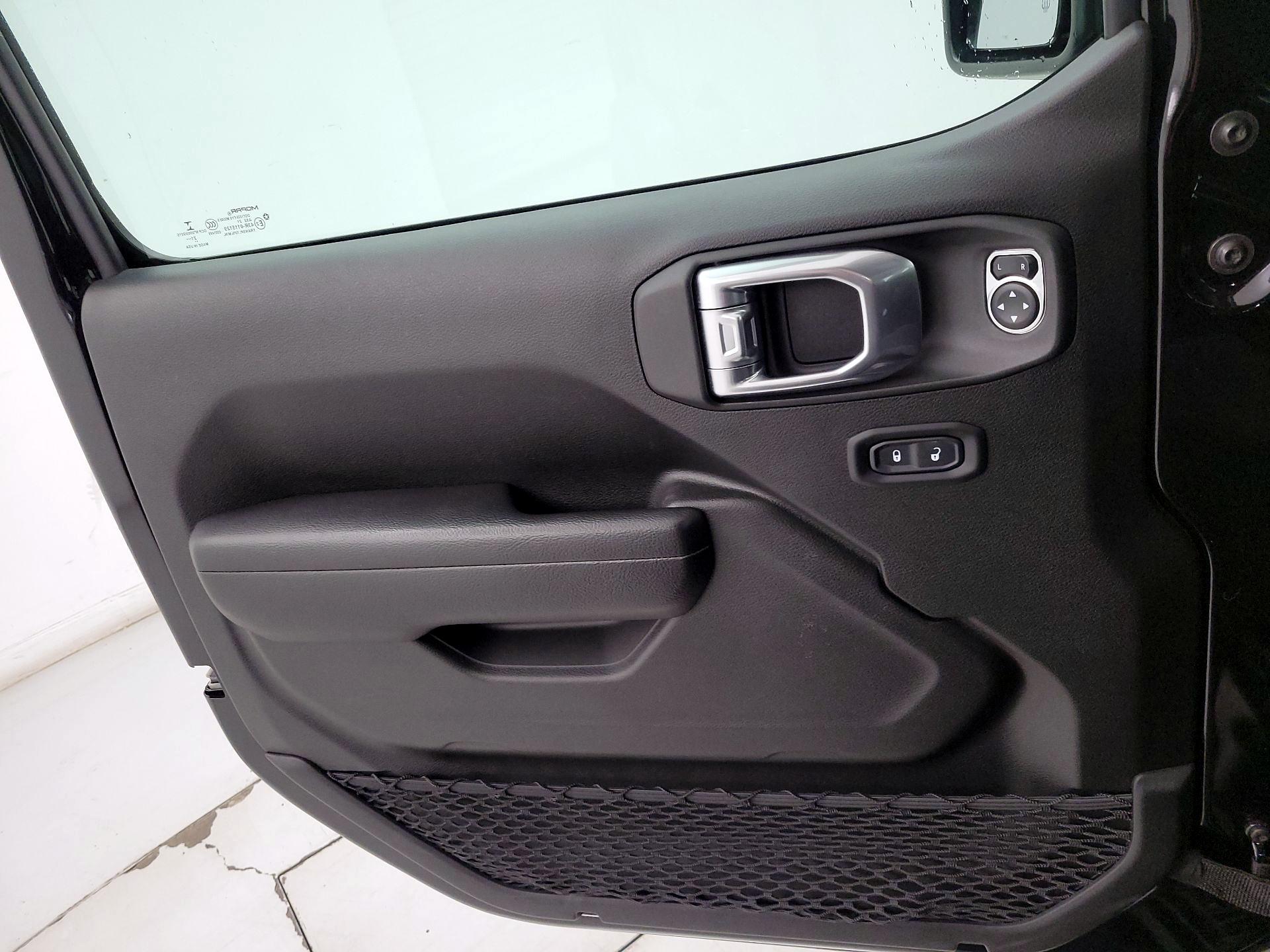 Thumbnail: 2021 Jeep Wrangler - 12